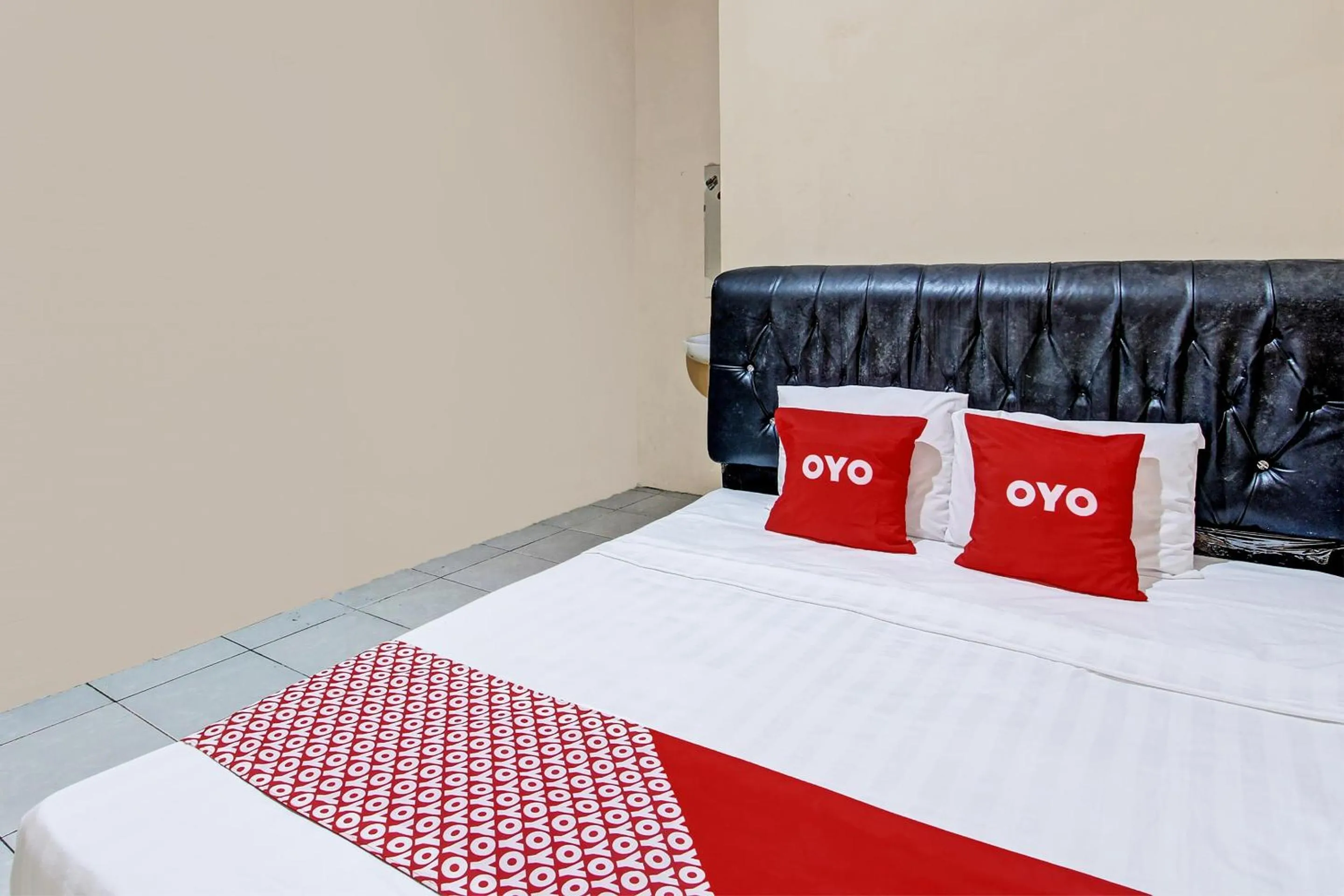 Bedroom, Bed in OYO 92459 Cahyo Kost 2