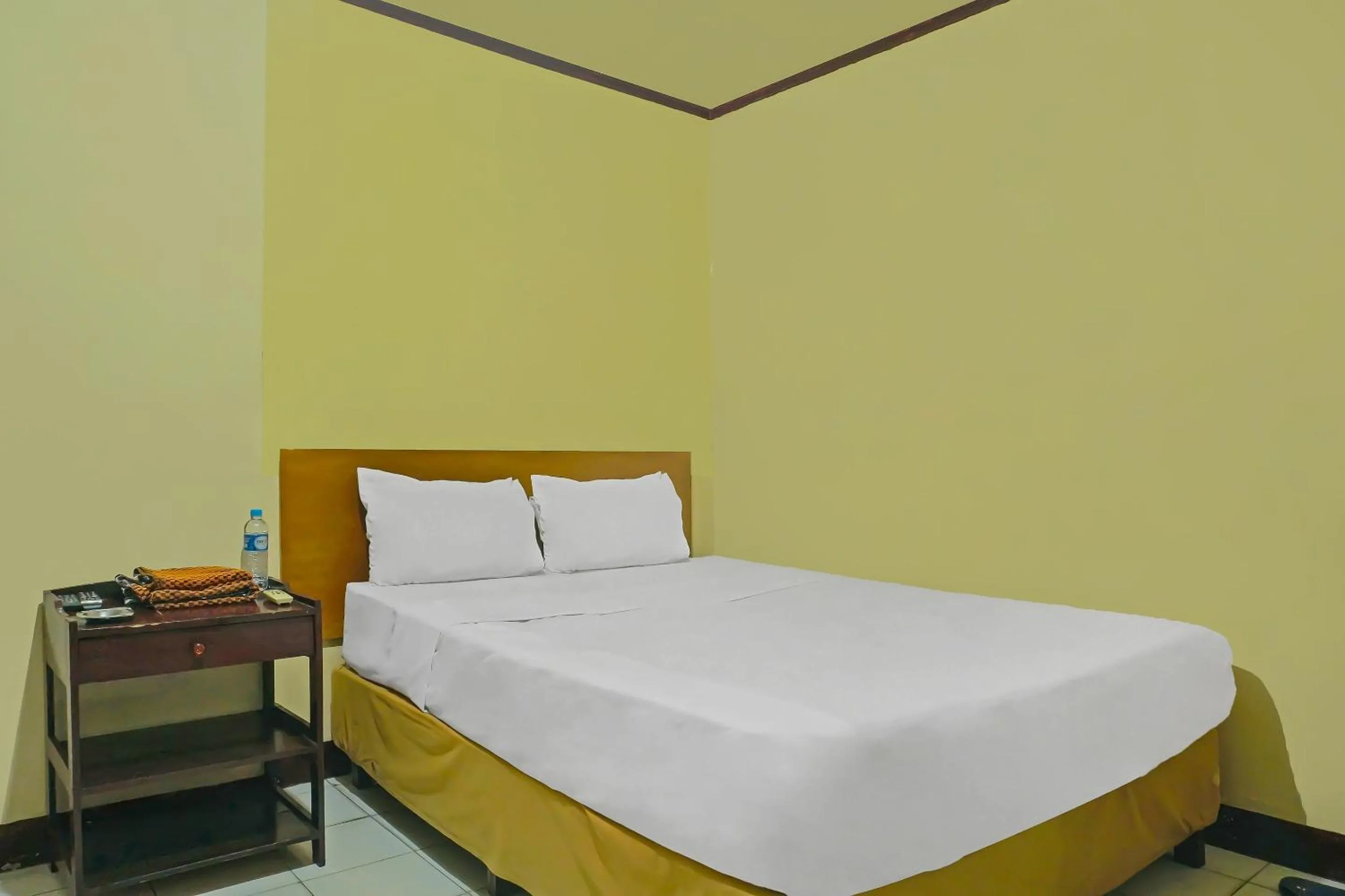 Bedroom, Bed in SPOT ON 92466 Adam Kost Syariah