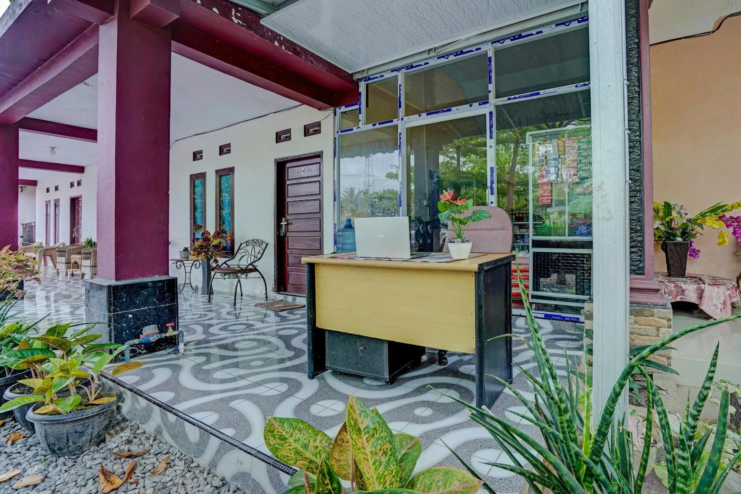 Lobby or reception in Hotel O Efniati Homestay Syariah