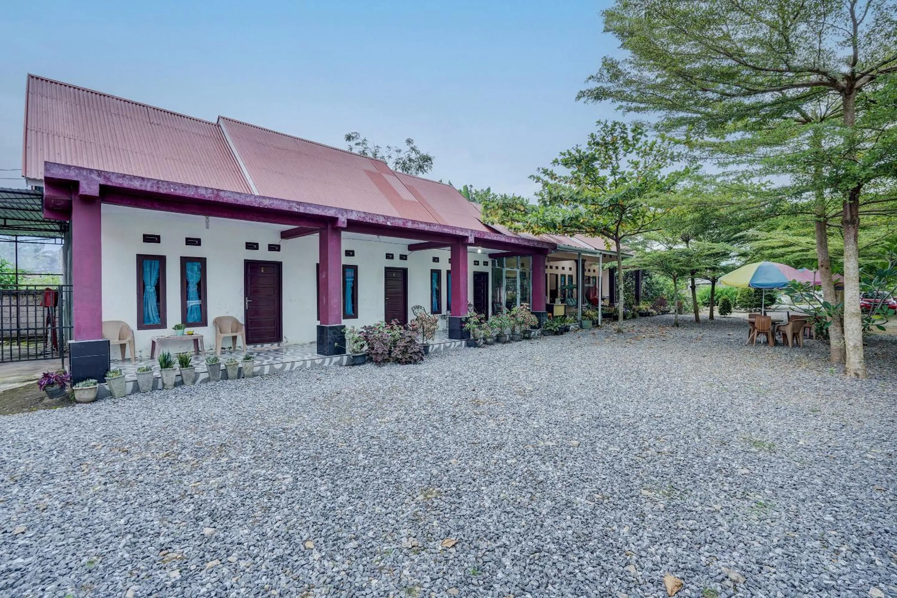 Facade/entrance in Hotel O Efniati Homestay Syariah