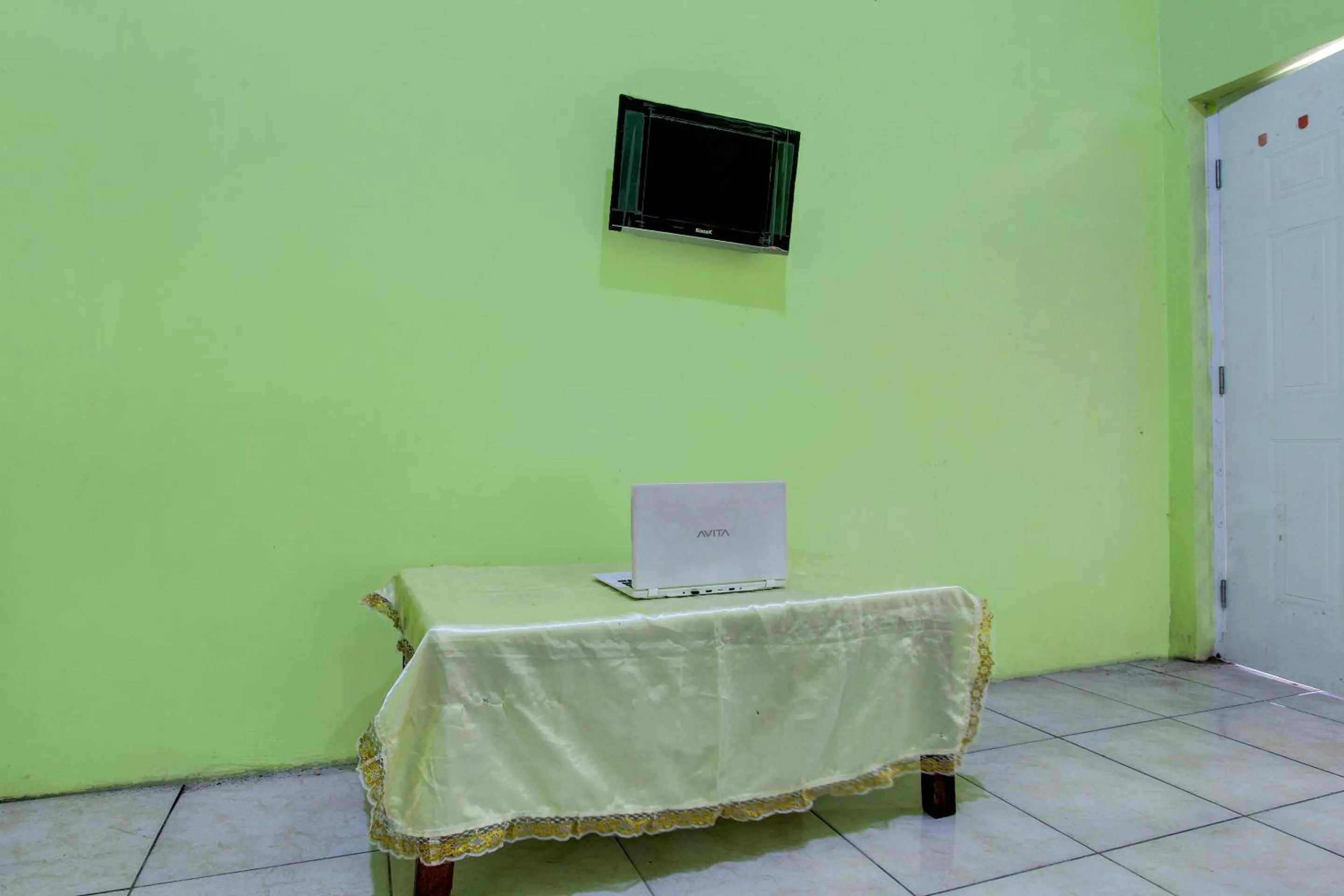 Lobby or reception in Hotel O Cahyo Kost 1