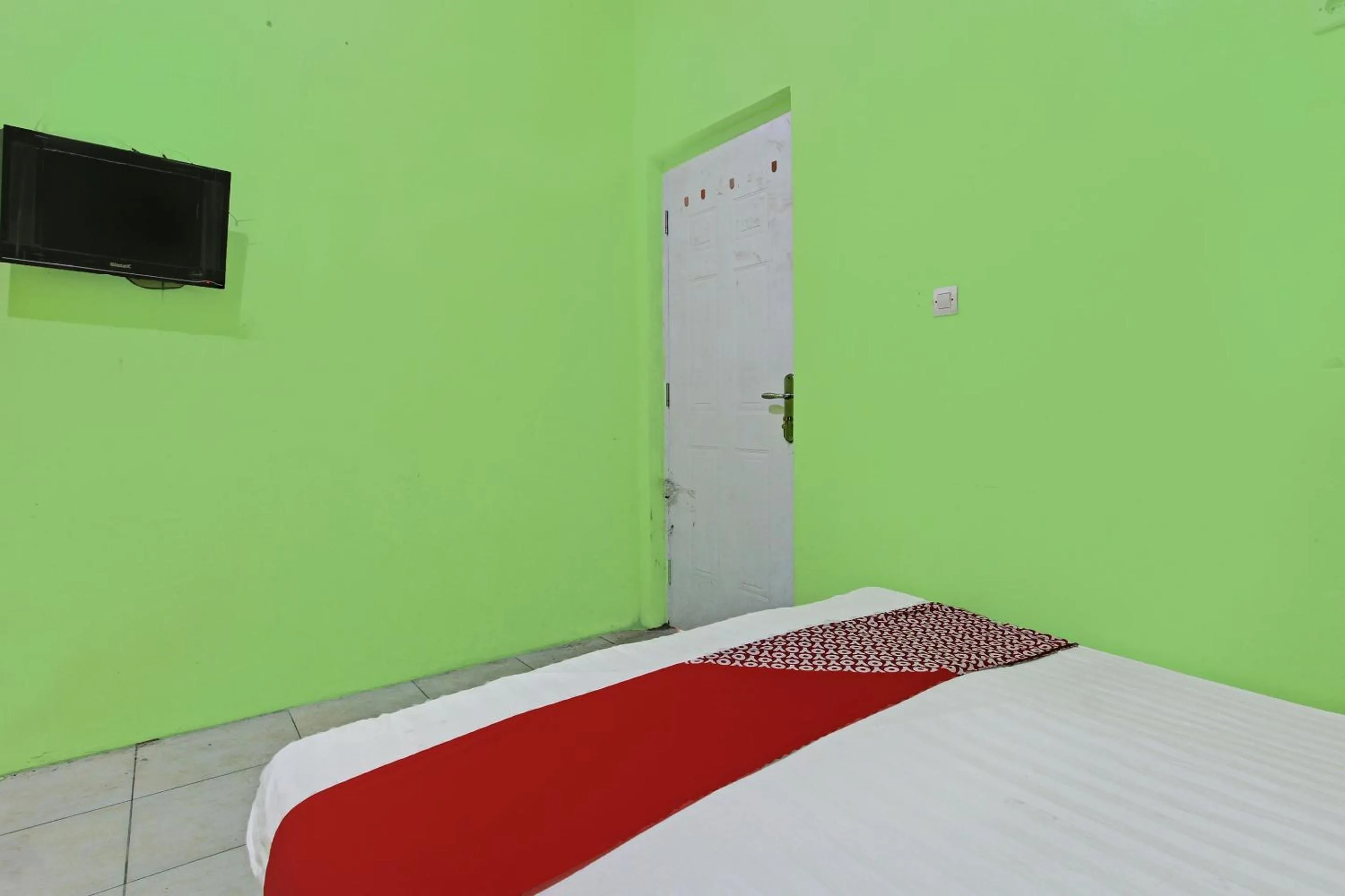 Bedroom, Bed in Hotel O Cahyo Kost 1