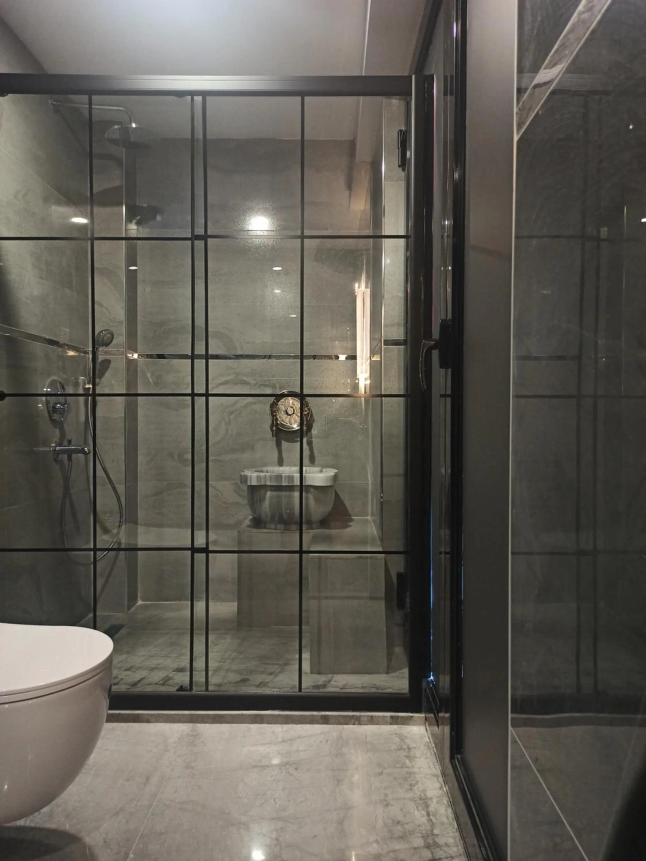 Shower in Hotel Kurucesme Business