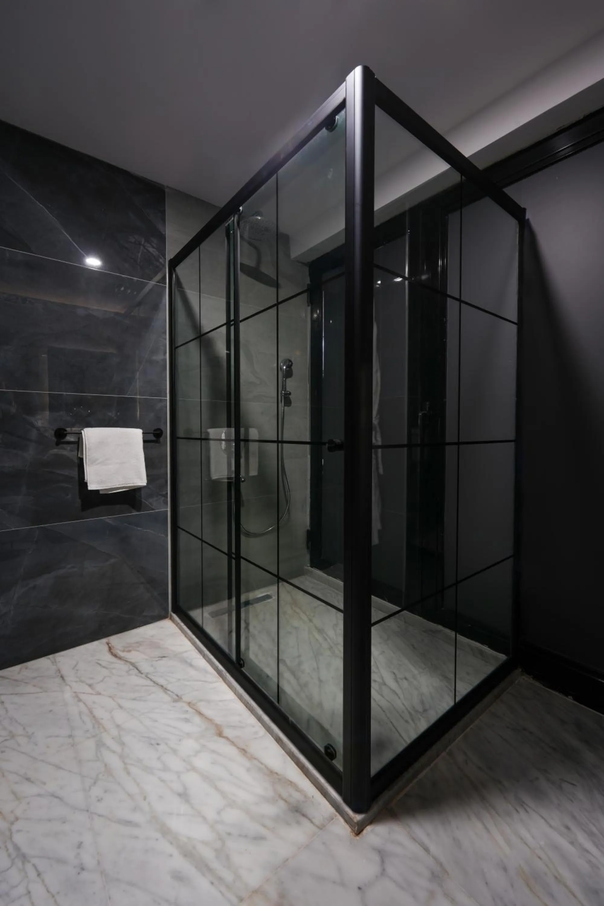 Bathroom in Hotel Kurucesme Business