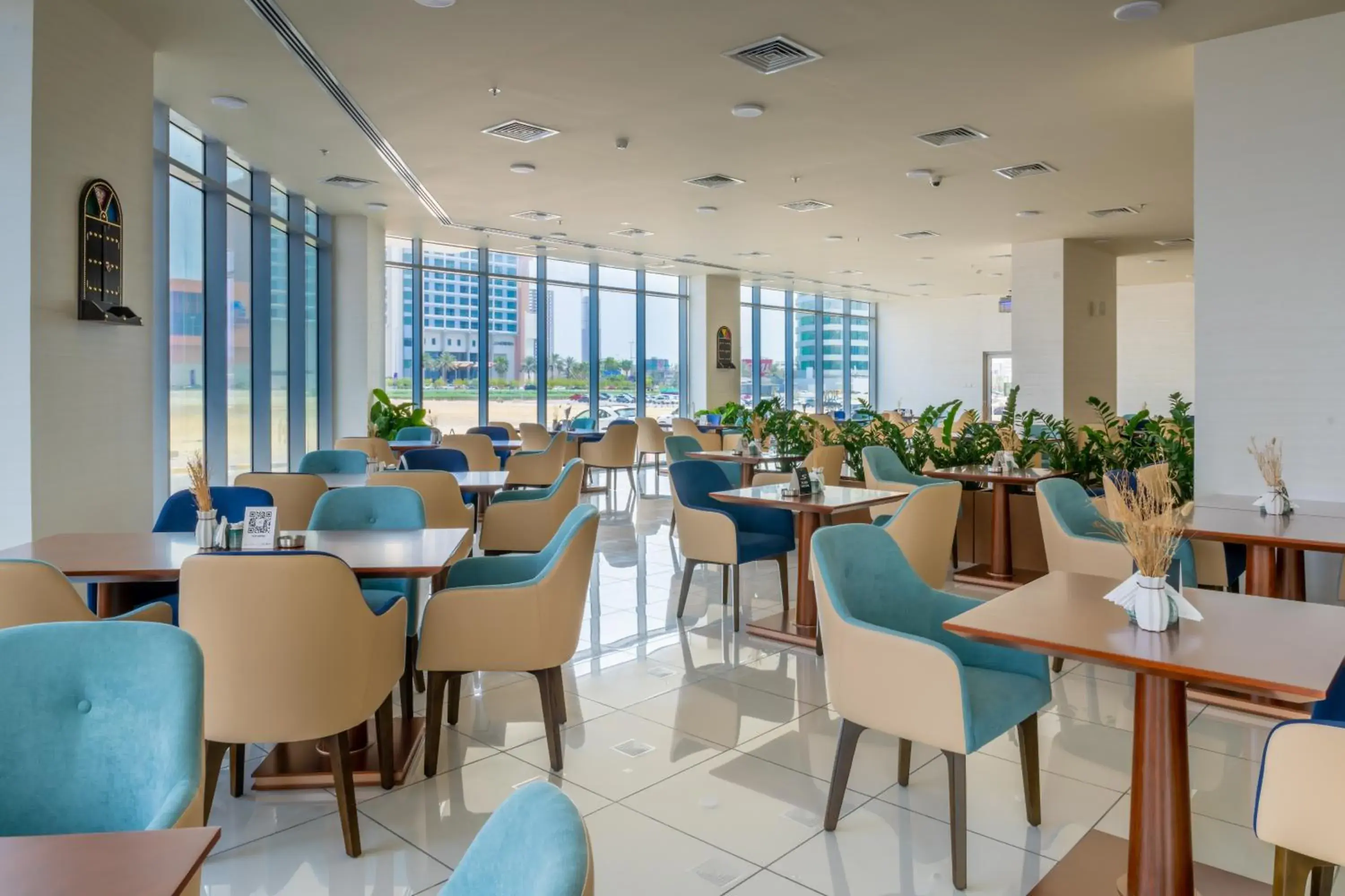 Restaurant/places to eat in S Plaza Suites Hotel Restaurant/places to eat in S Plaza Suites Hotel