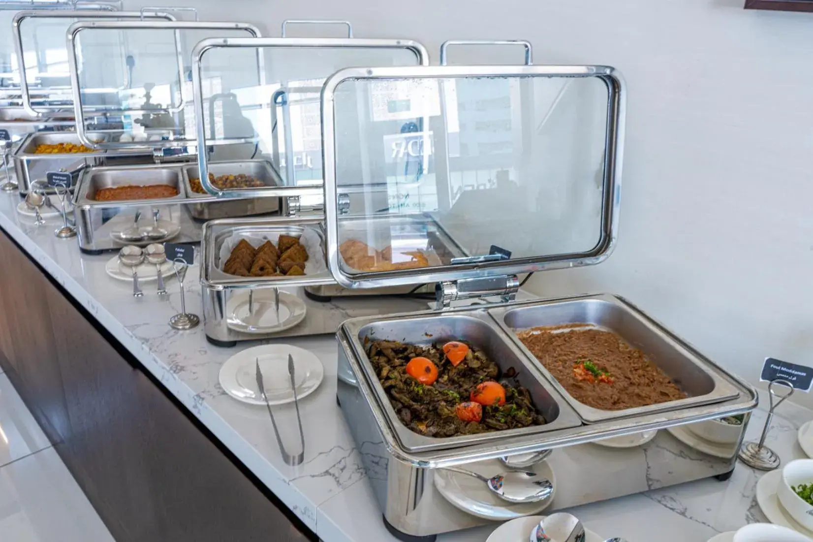 Food and drinks in S Plaza Suites Hotel Food and drinks in S Plaza Suites Hotel