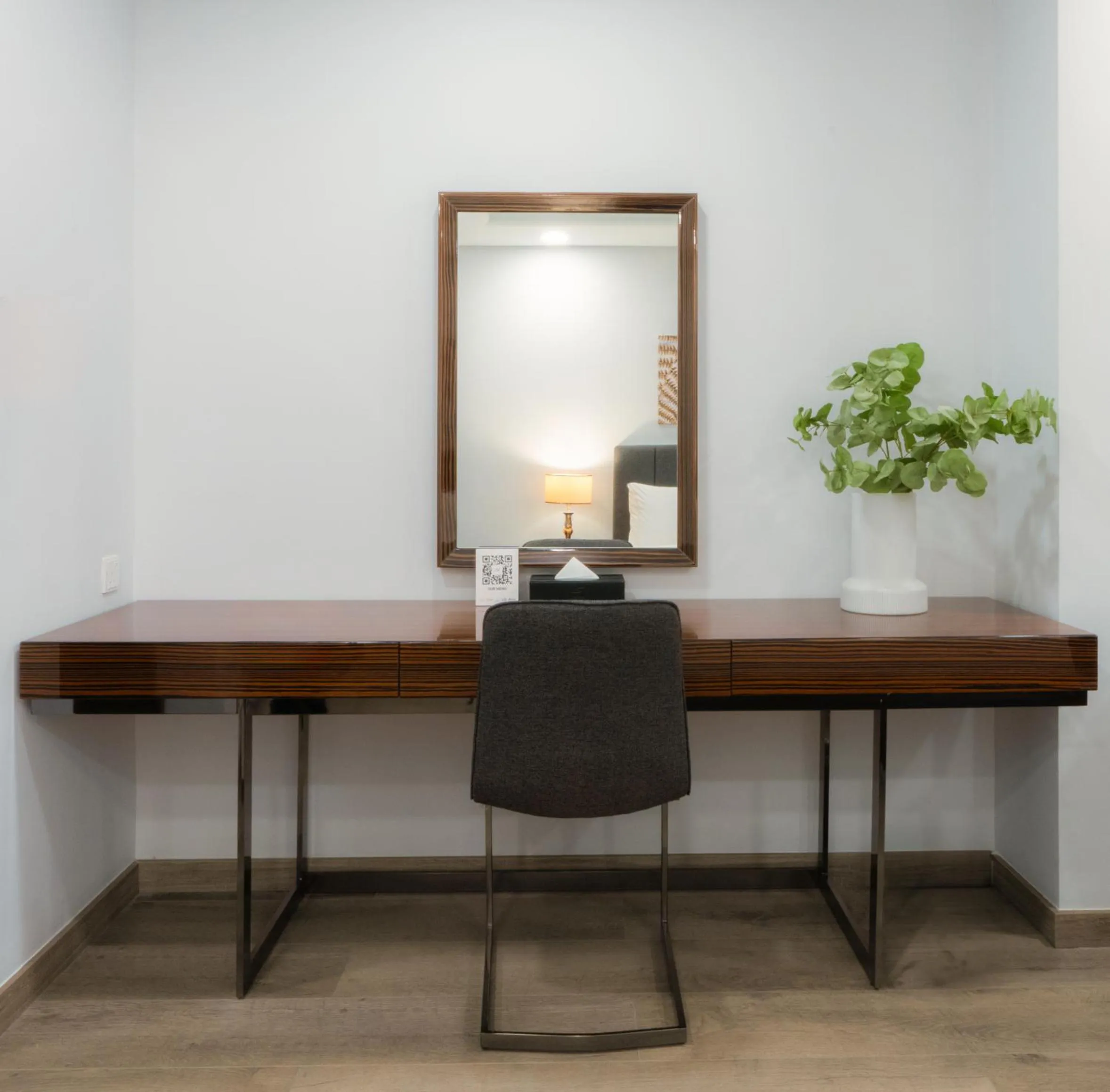 Bedroom in S Plaza Suites Hotel