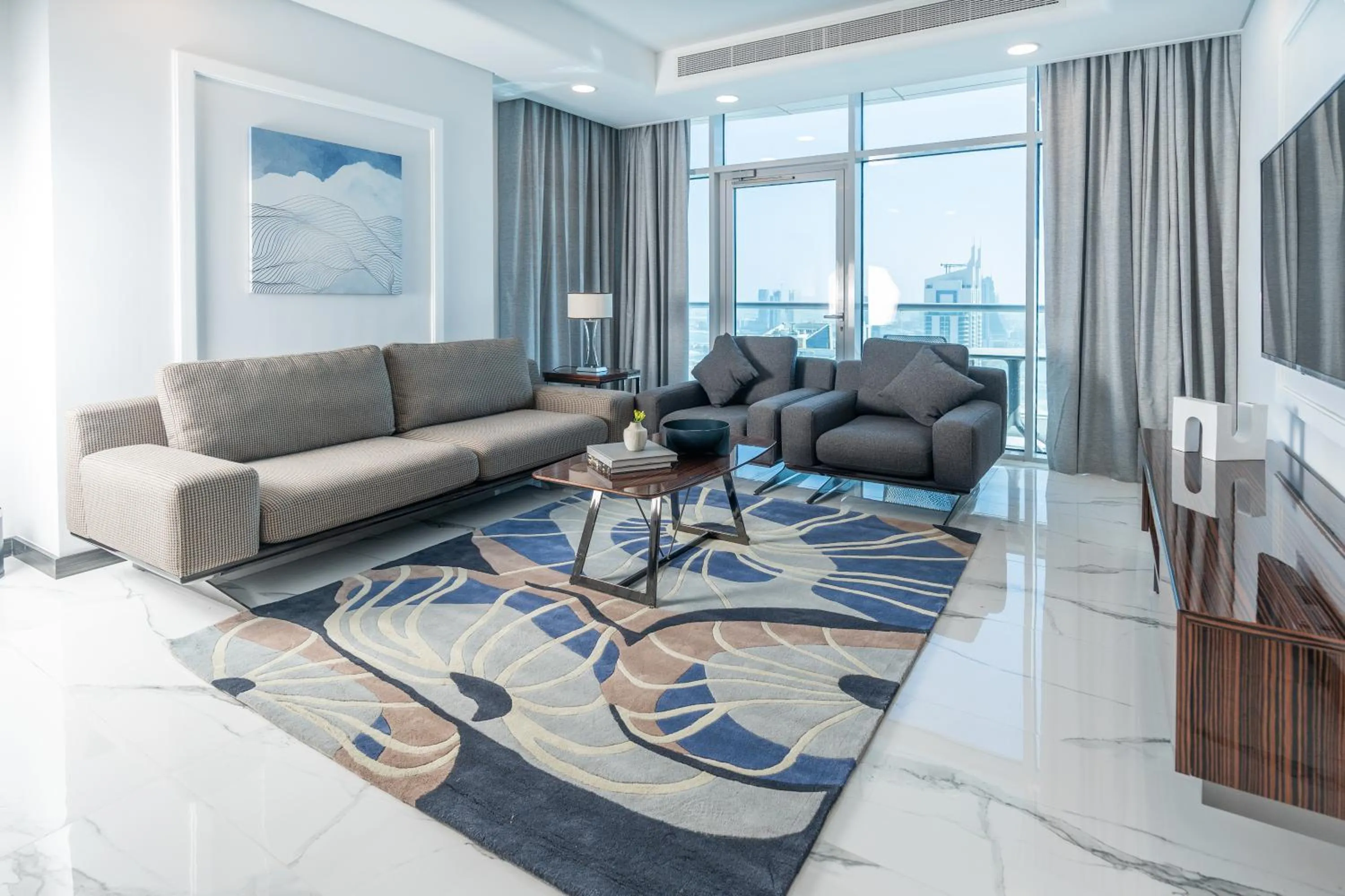 Living room in S Plaza Suites Hotel