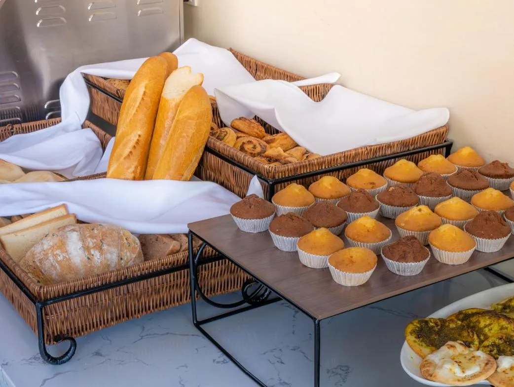 Food and drinks in S Plaza Suites Hotel