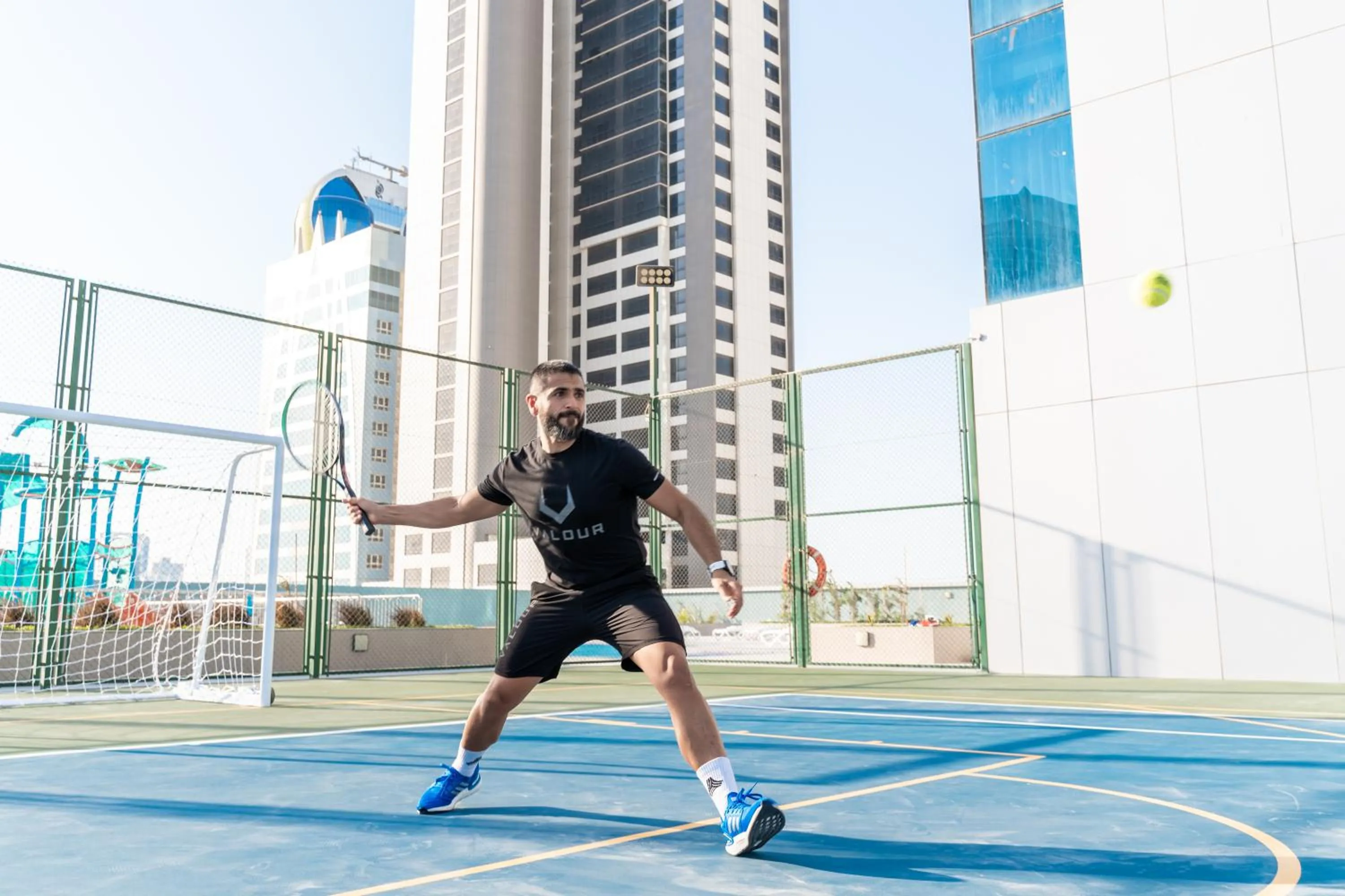 Tennis court in S Plaza Suites Hotel
