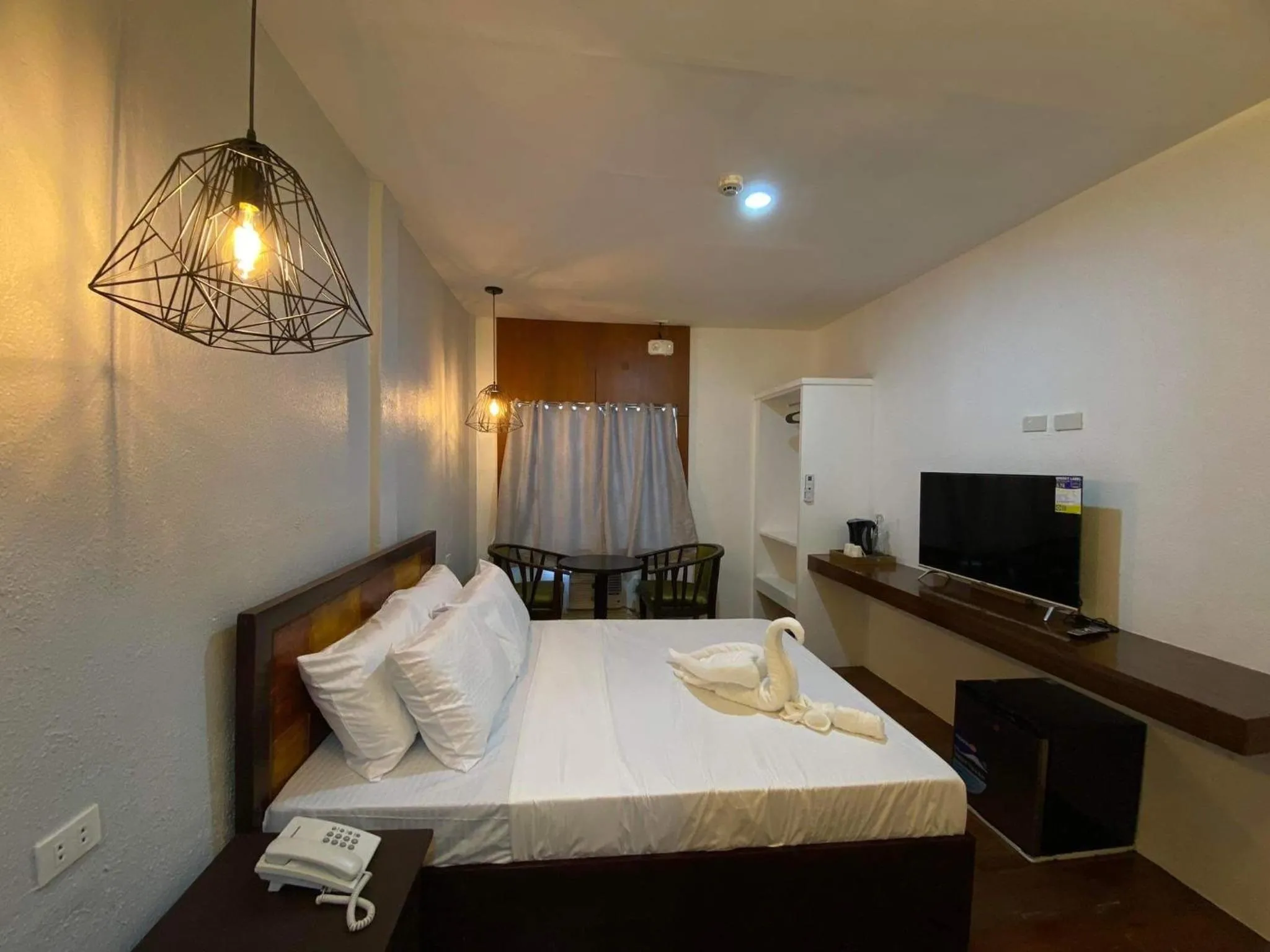 Bedroom, Bed in Dumaguete Seafront Hotel