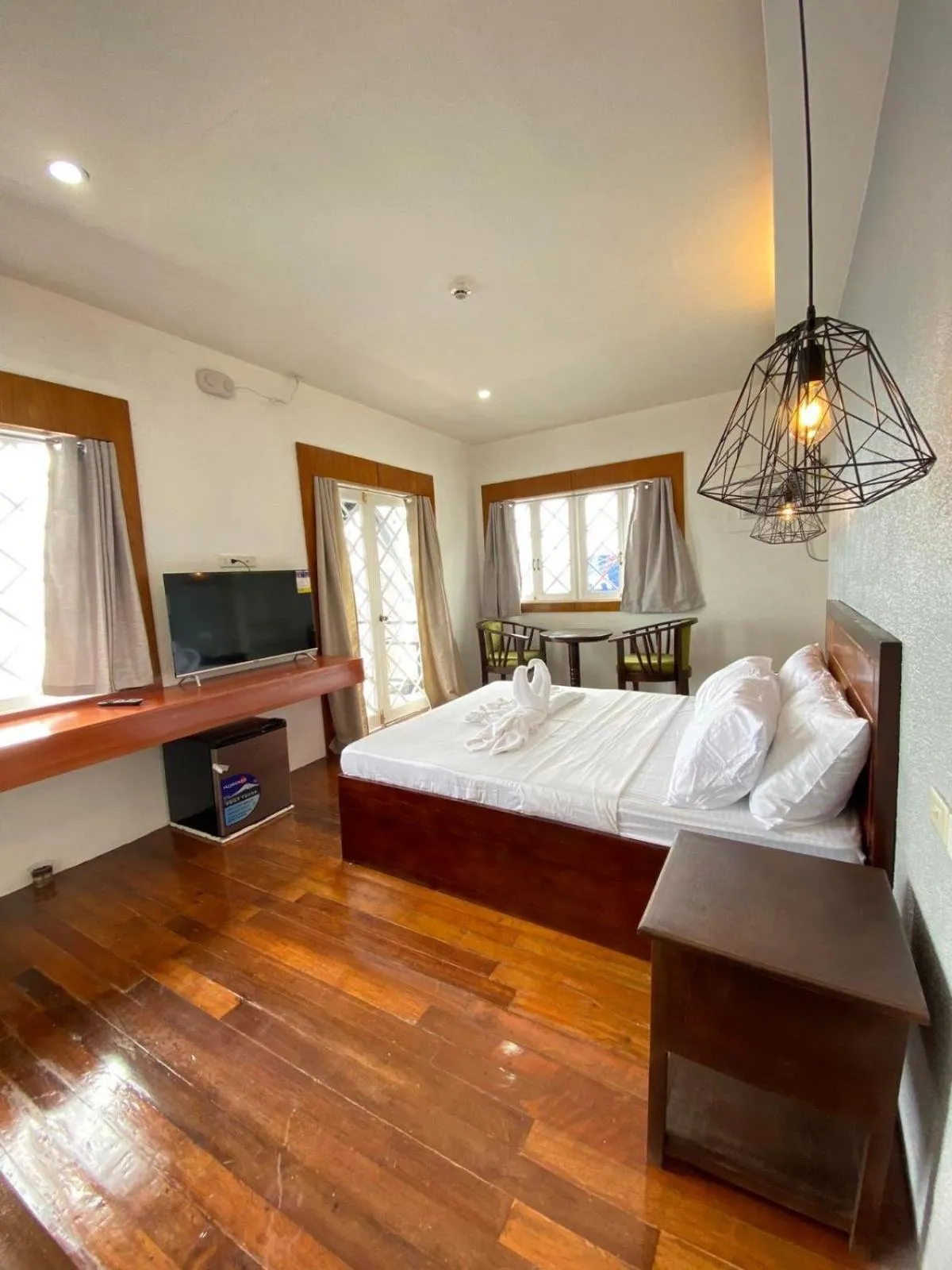 Bed in Dumaguete Seafront Hotel
