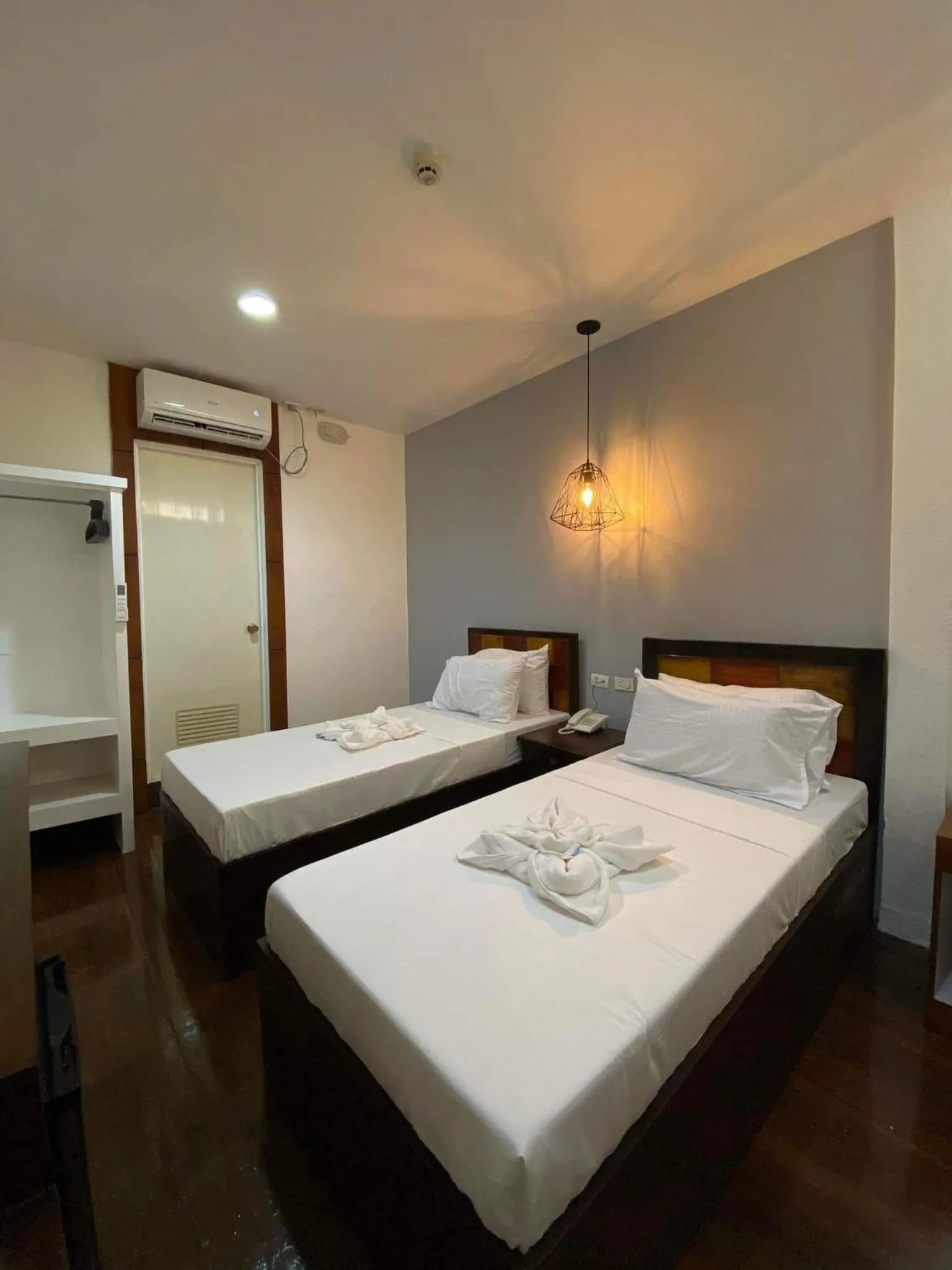 Bedroom, Bed in Dumaguete Seafront Hotel