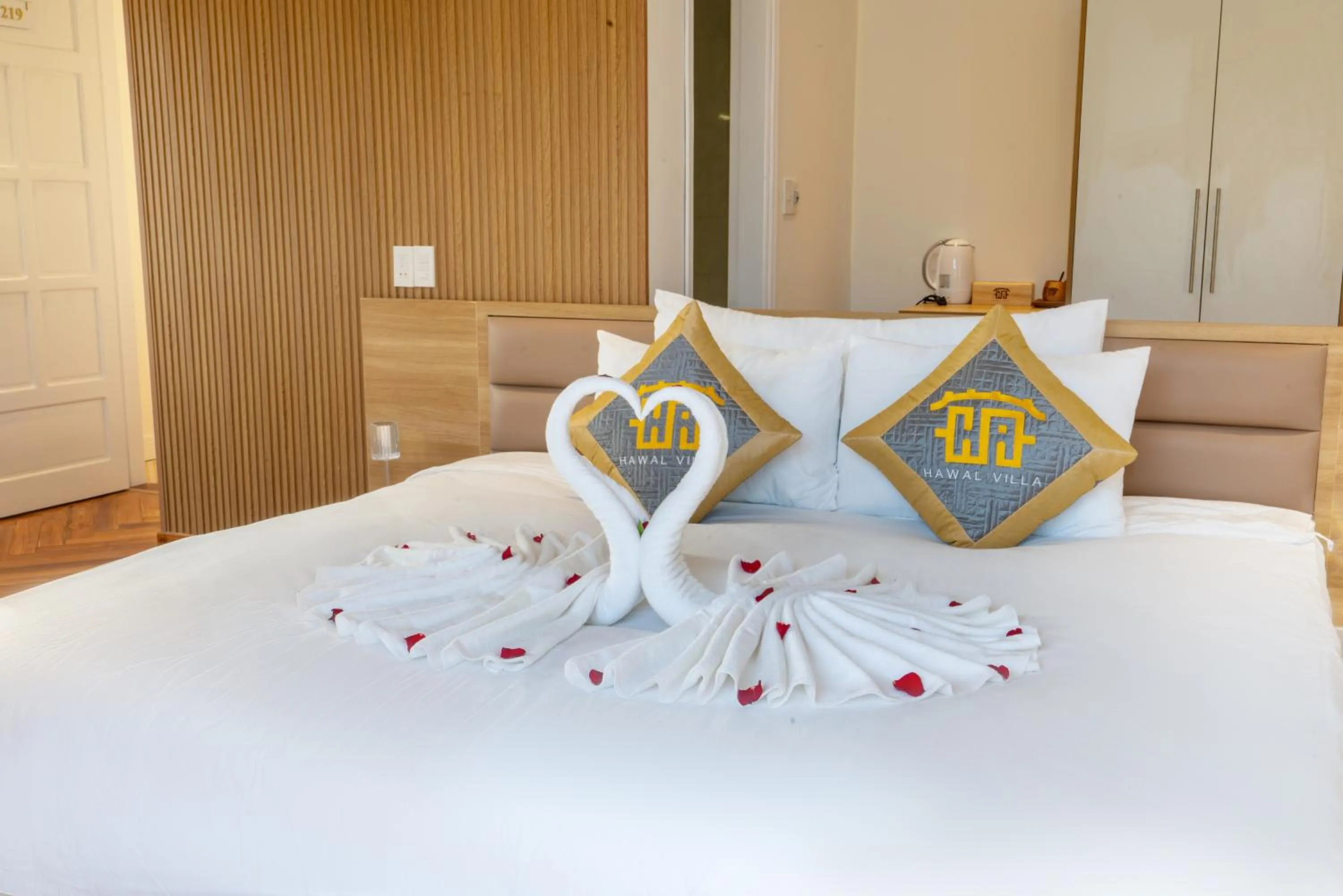 Bed in Hawal Boutique Villa Hoi An