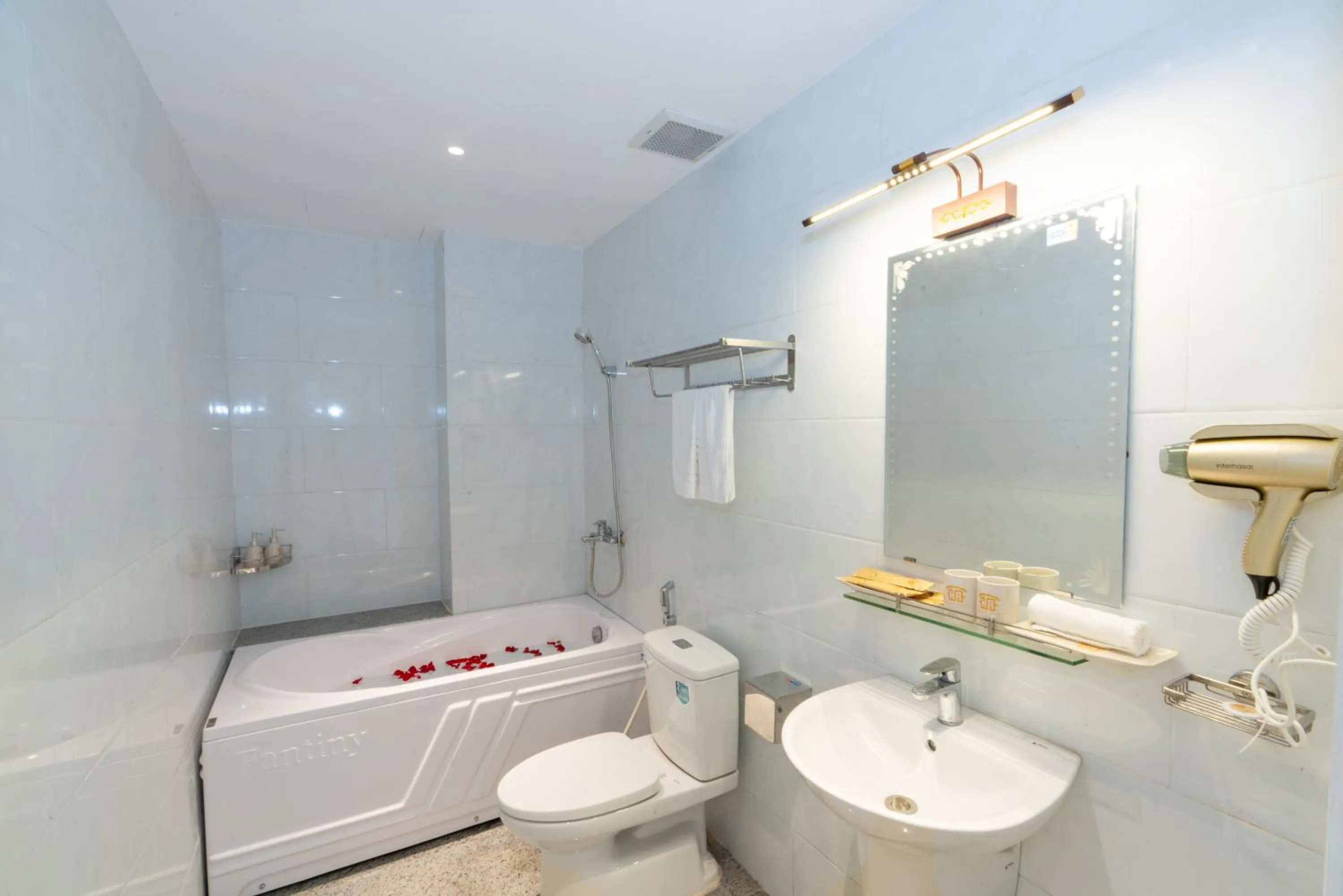 Shower in Hawal Boutique Villa Hoi An