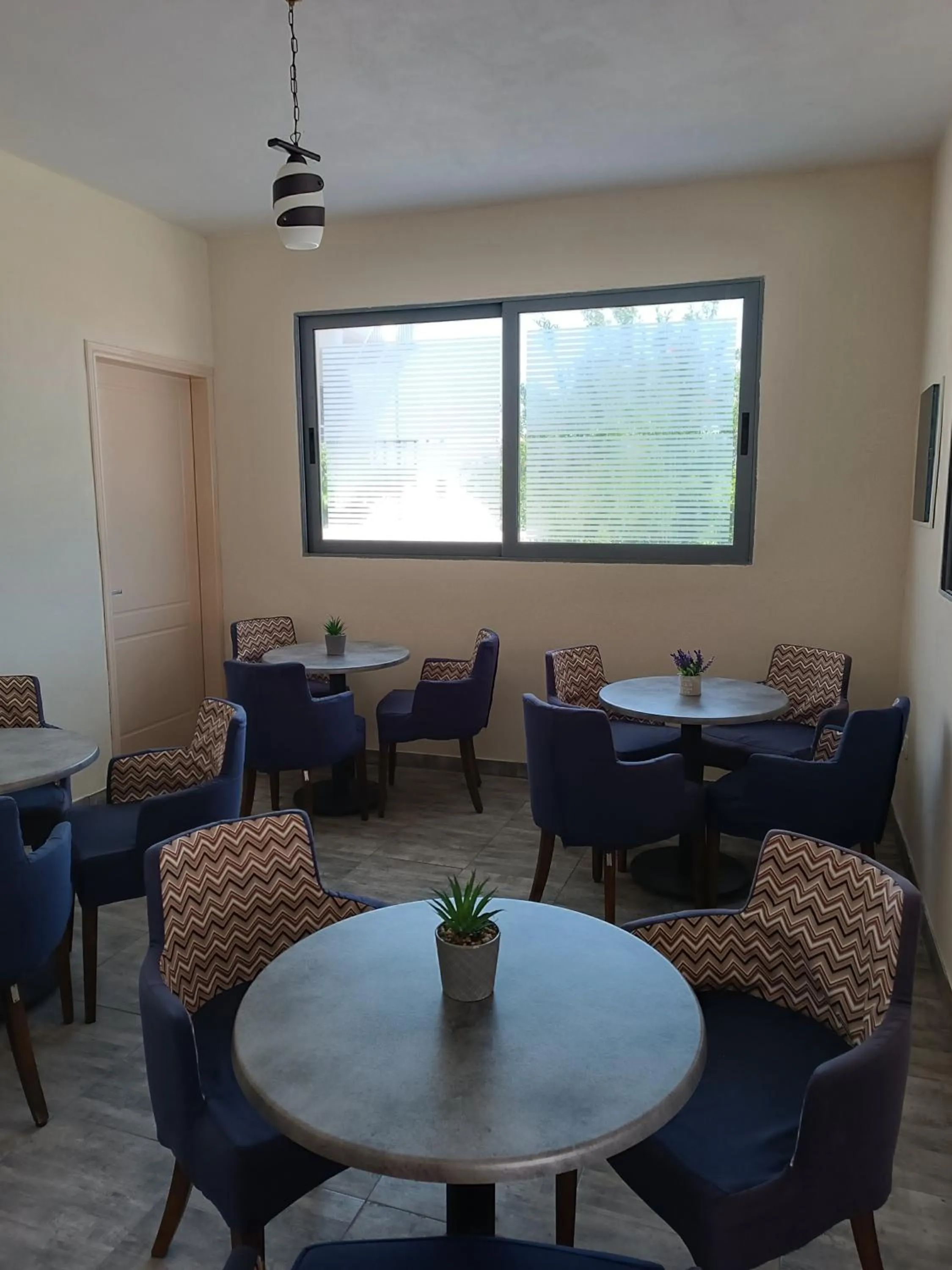 Lounge or bar in GOLDEN BEACH