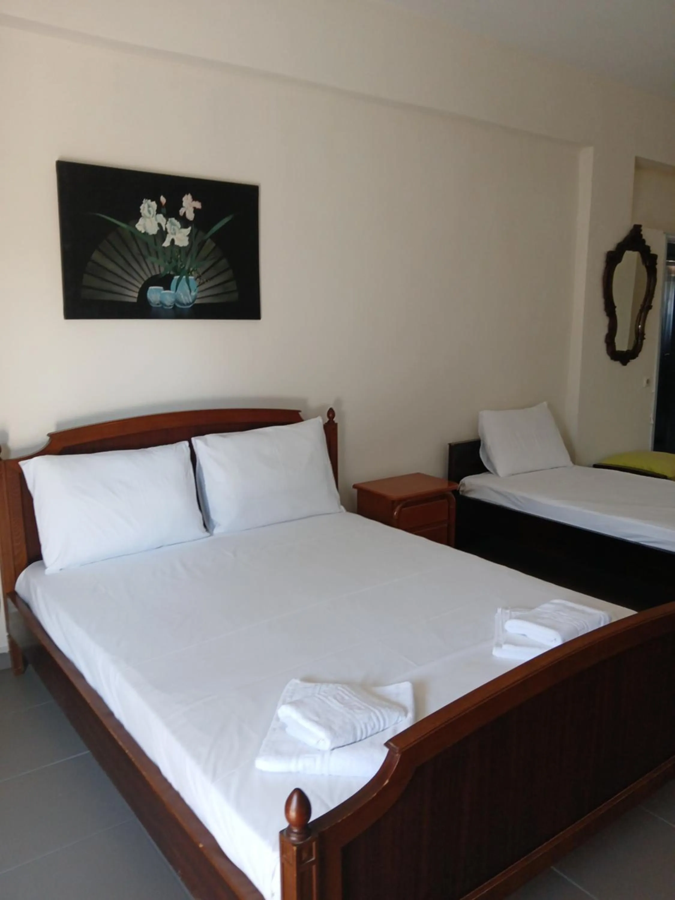 Photo of the whole room, Bed in GOLDEN BEACH