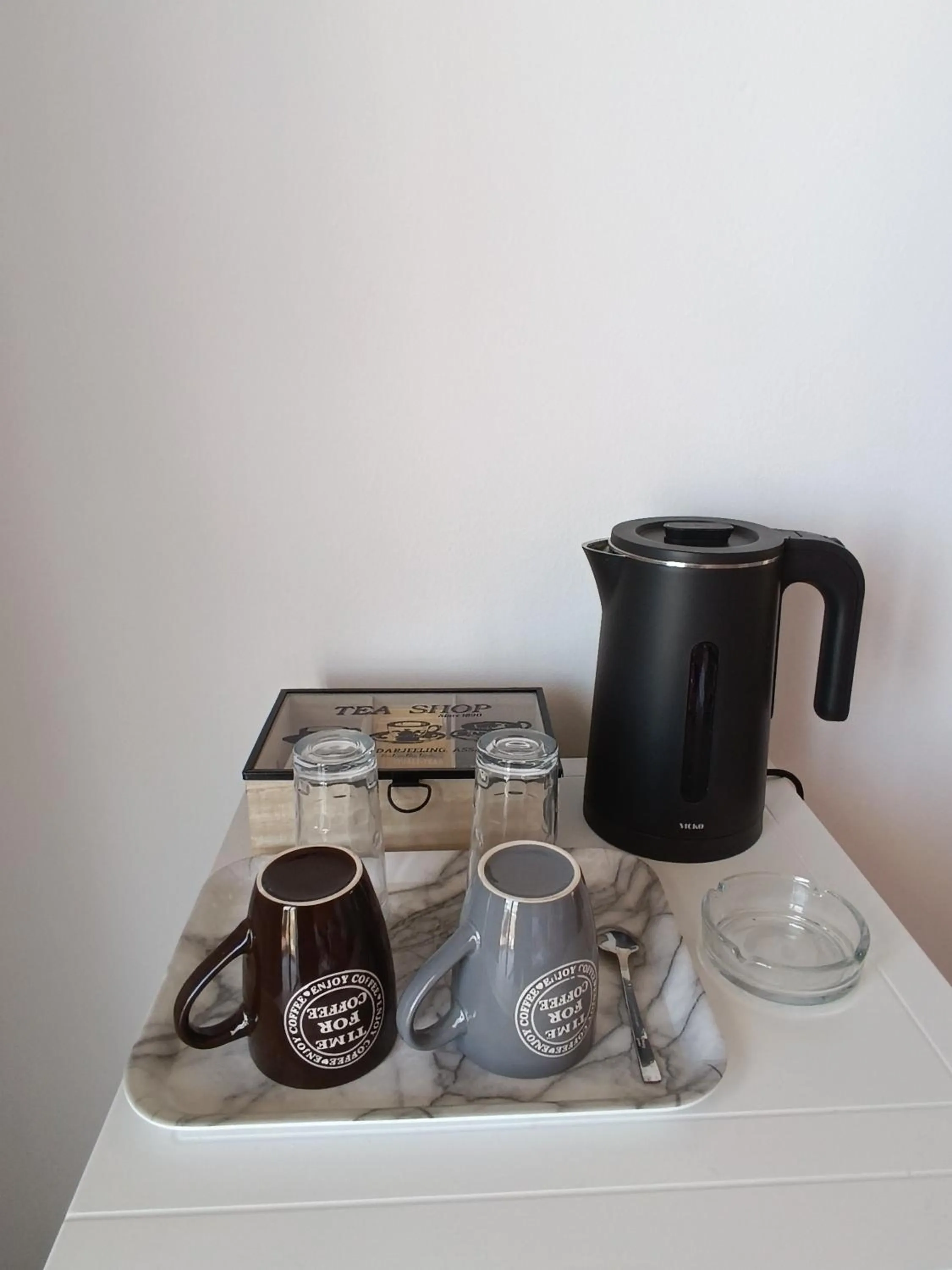 Coffee/tea facilities in GOLDEN BEACH