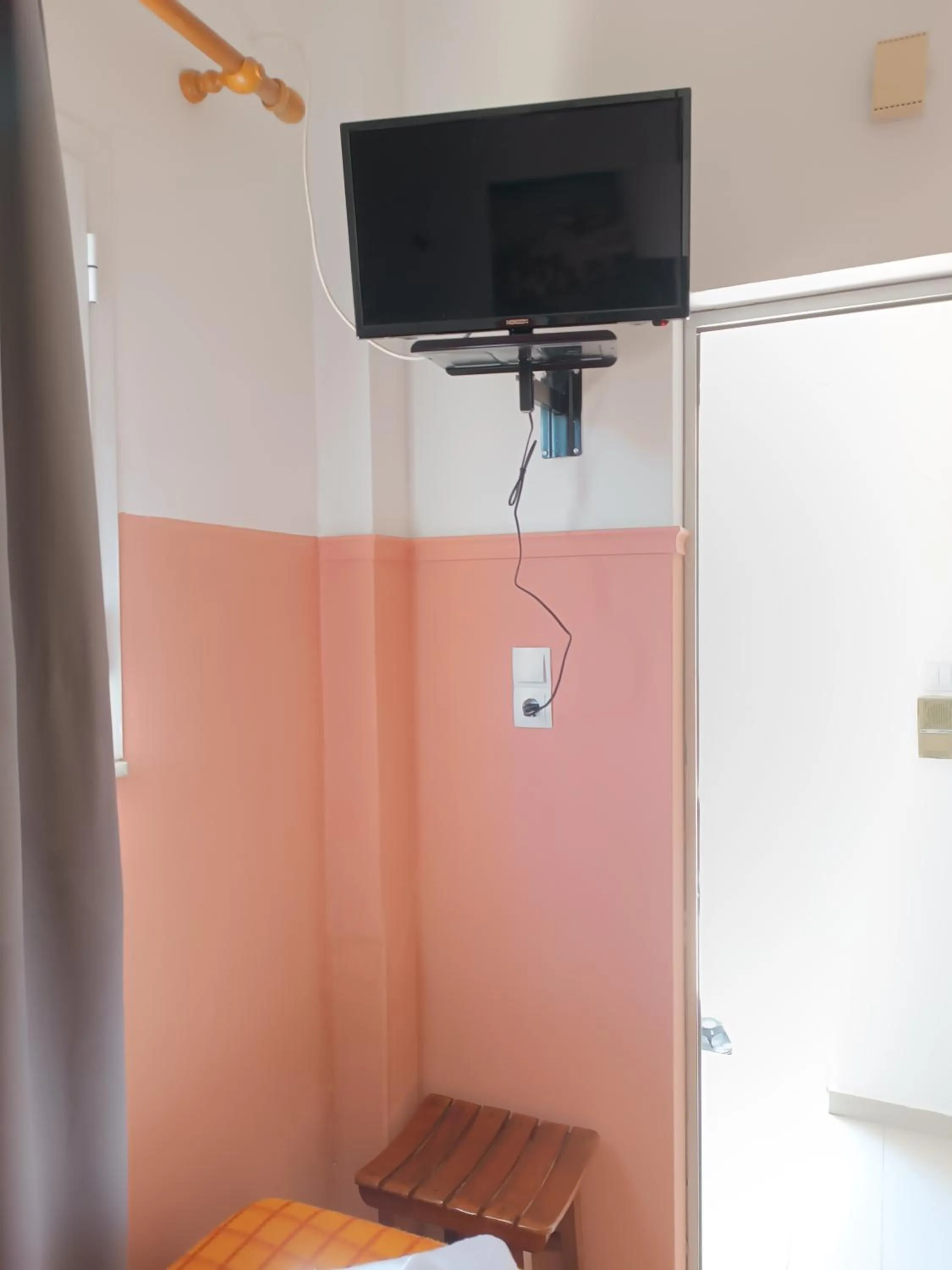 TV and multimedia in GOLDEN BEACH