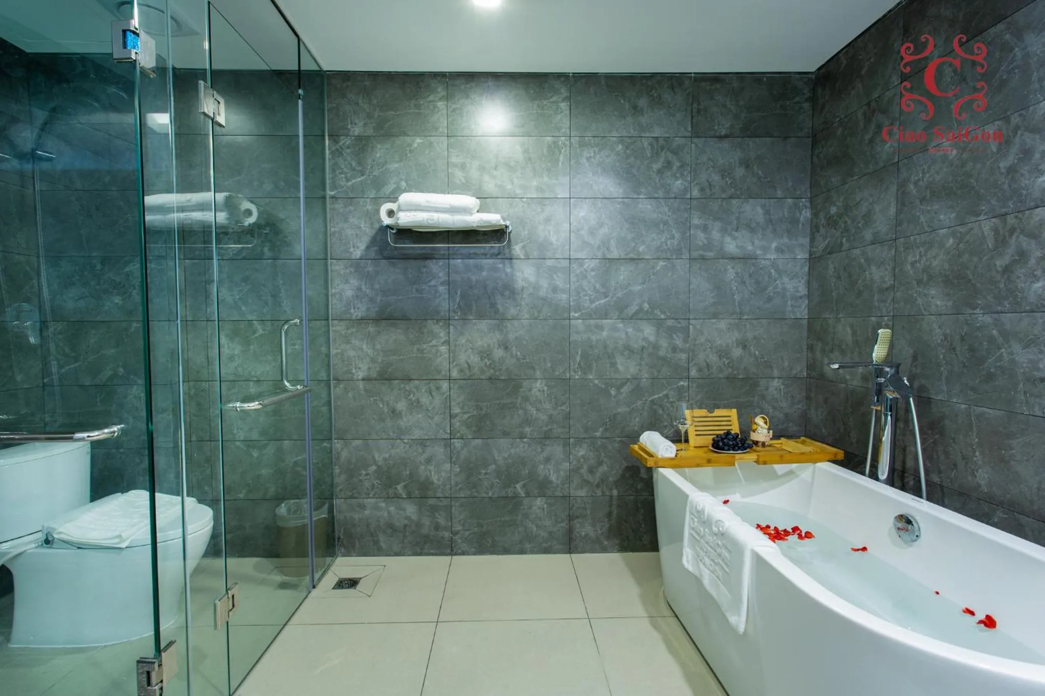 Bathroom in Ciao Saigon 2 Hotel