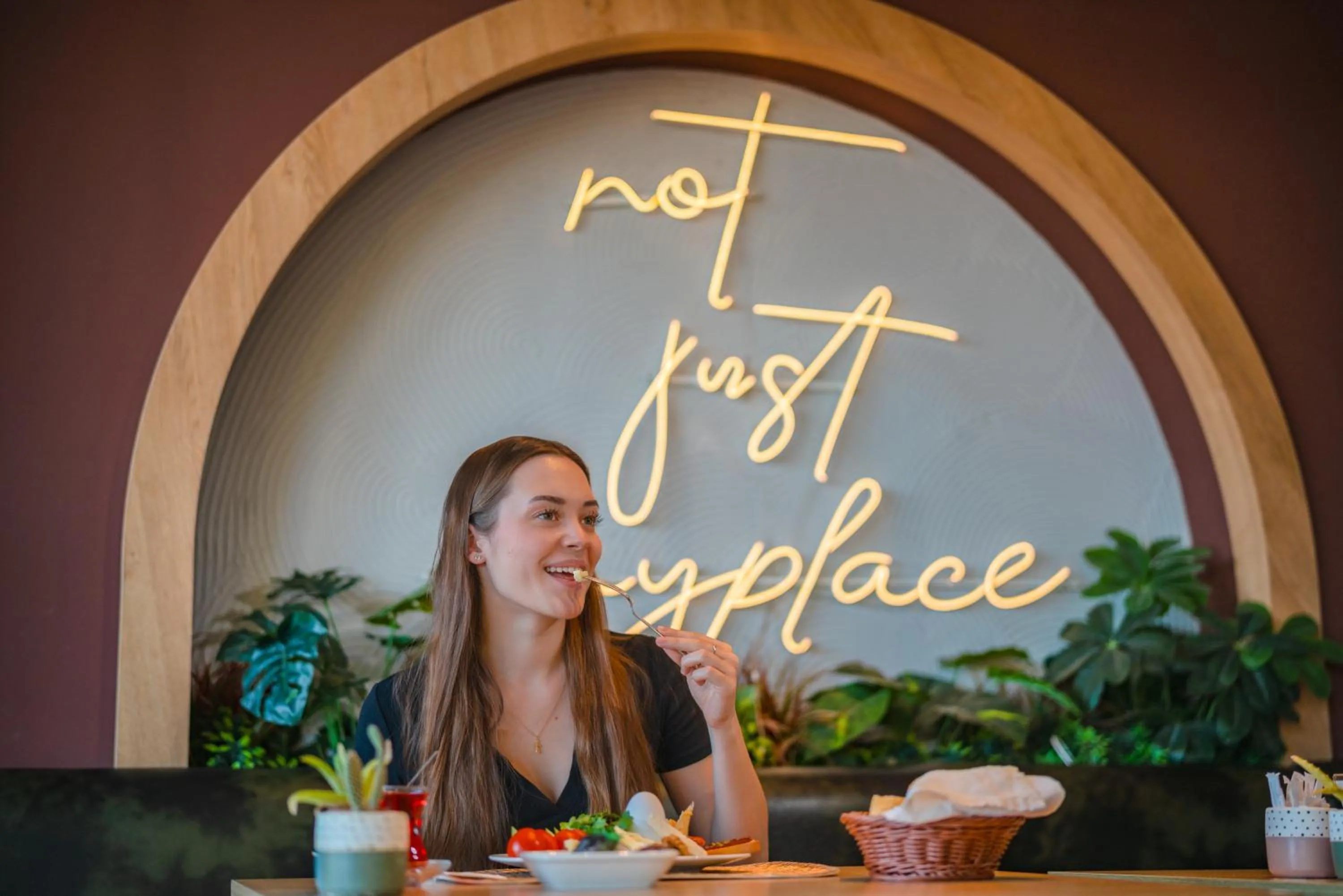 Restaurant/places to eat in Echinus Lara Hotel