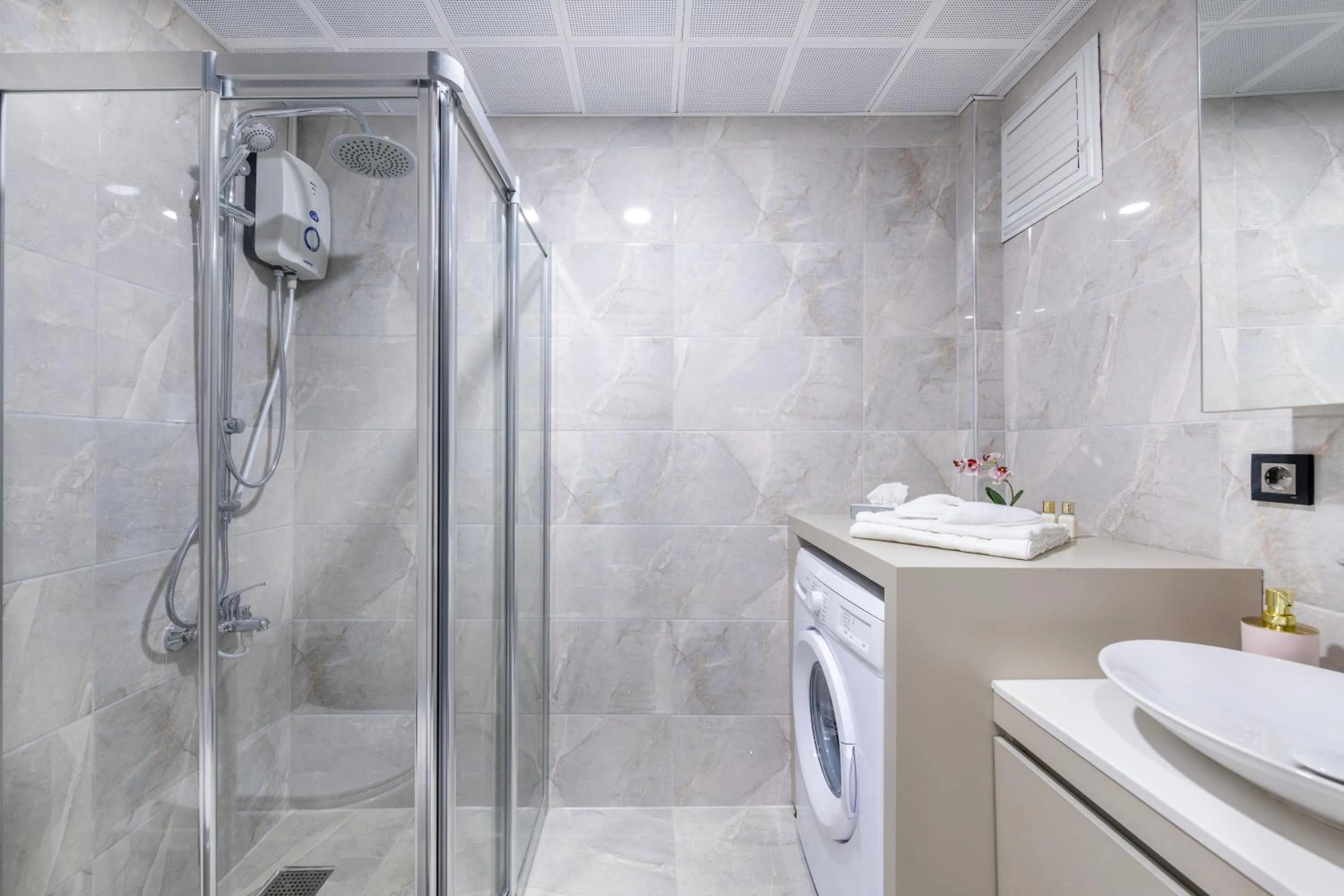 Shower in Echinus Lara Hotel