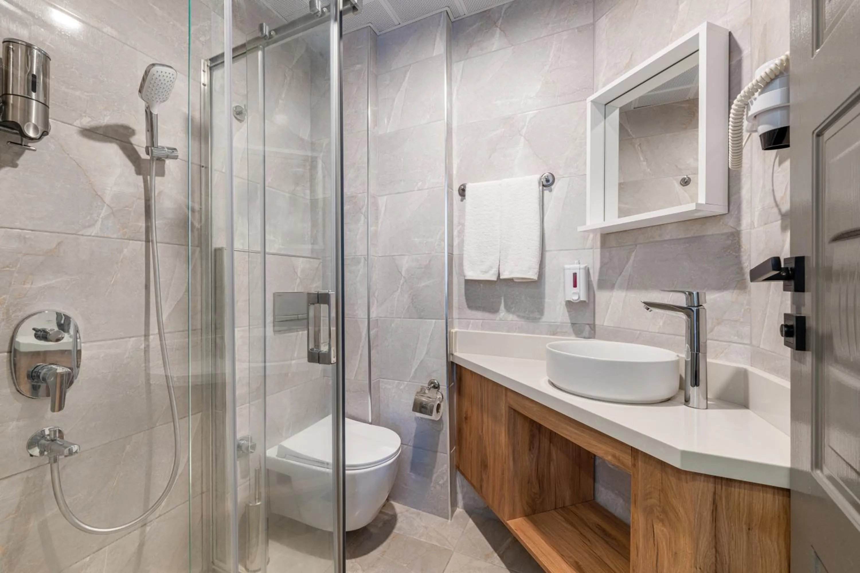 Shower in Echinus Lara Hotel