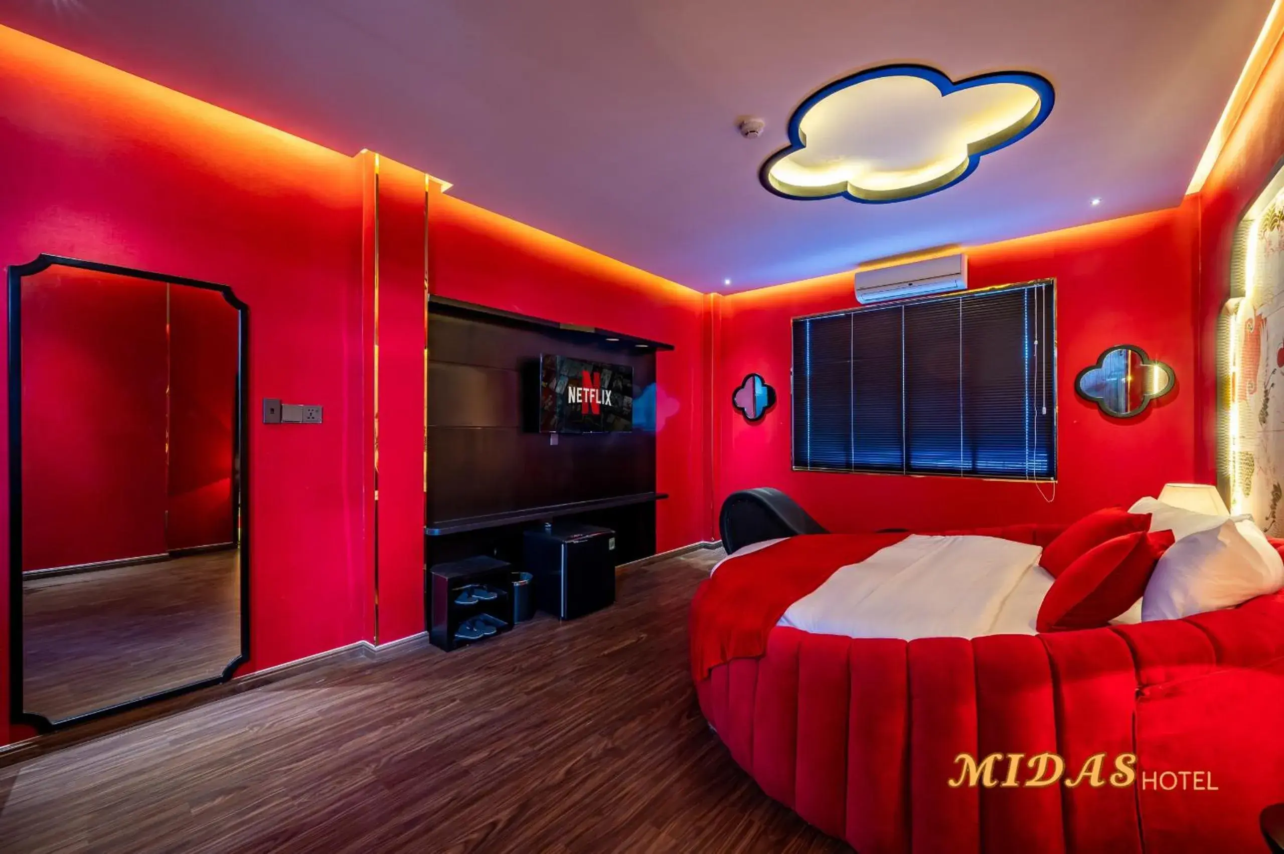 Photo of the whole room, Bed in Midas Hotel Photo of the whole room, Bed in Midas Hotel