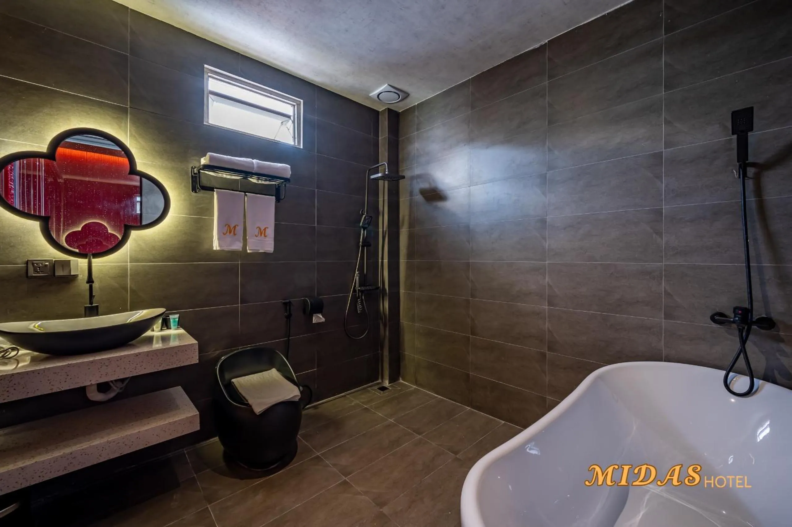 Bathroom in Midas Hotel