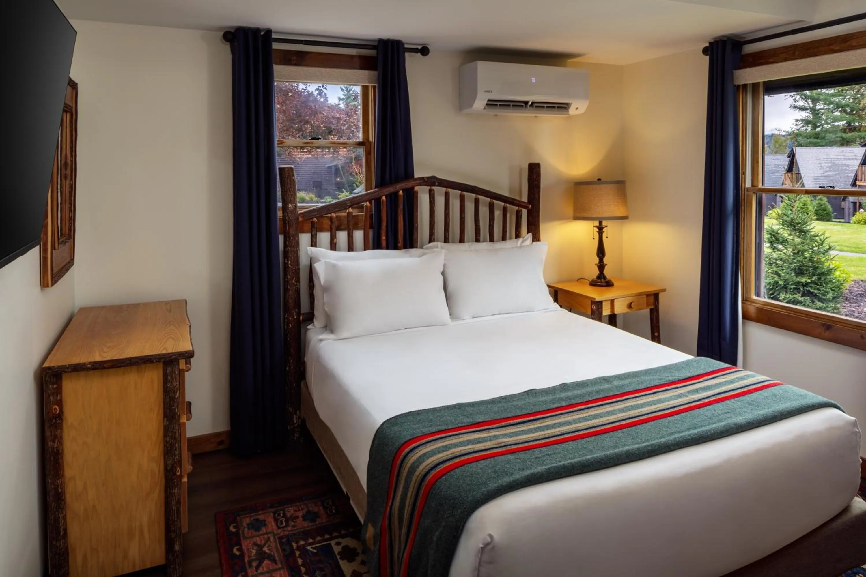 Bedroom, Bed in Lodge at Schroon Lake