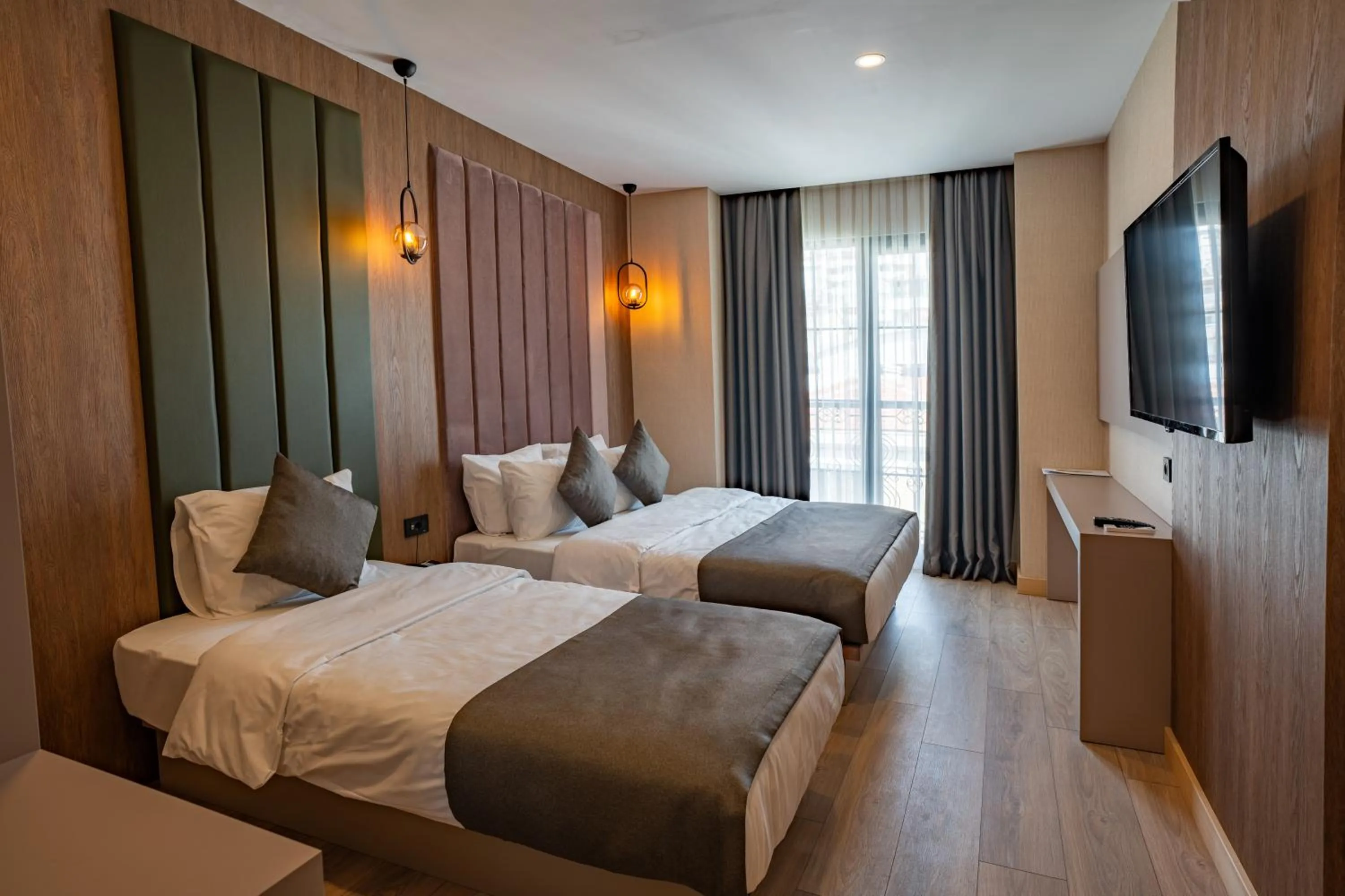 TV and multimedia, Bed in Perast City Hotel