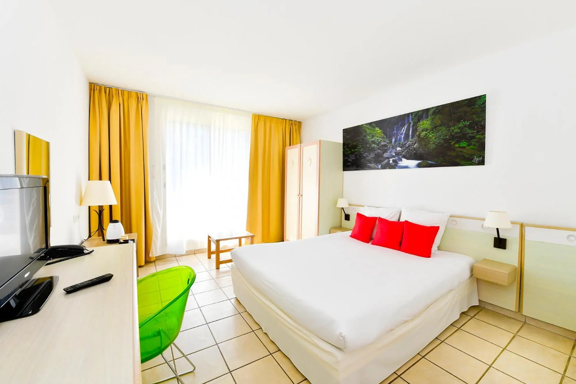 Bedroom, Bed in Relais de l’Hermitage Saint-Gilles