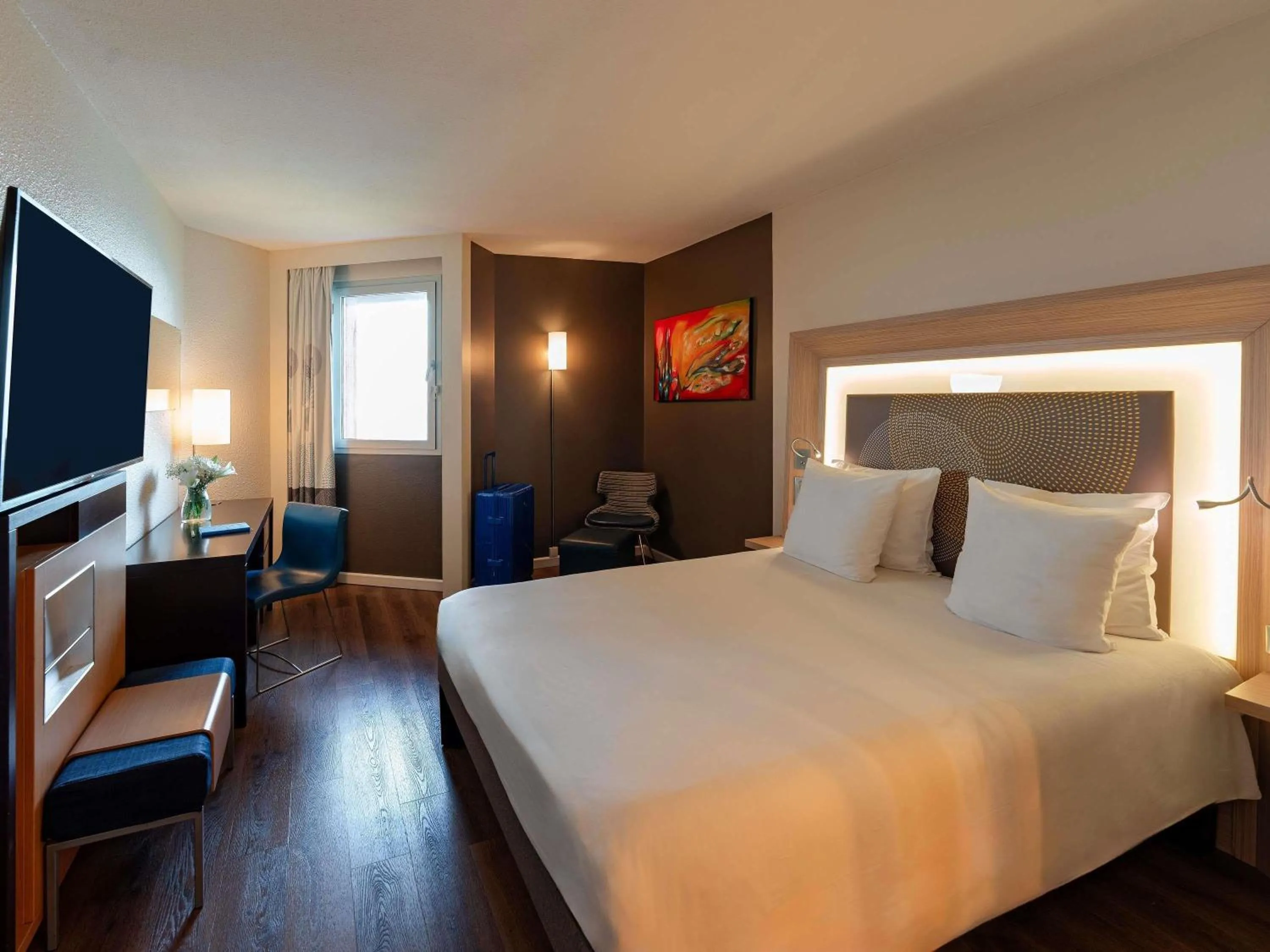 Bedroom, Bed in Novotel Dakar