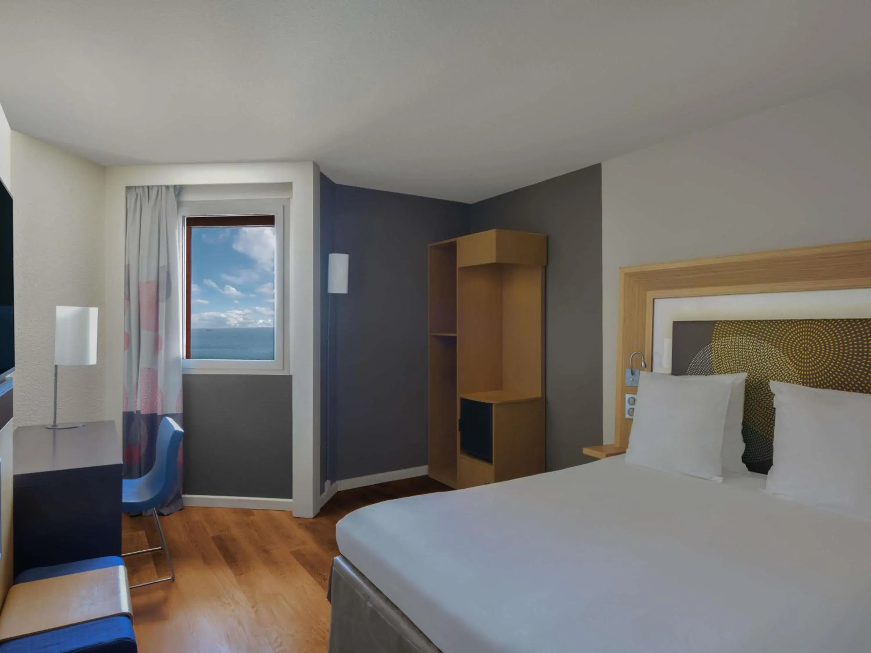 Bedroom, Bed in Novotel Dakar Bedroom, Bed in Novotel Dakar