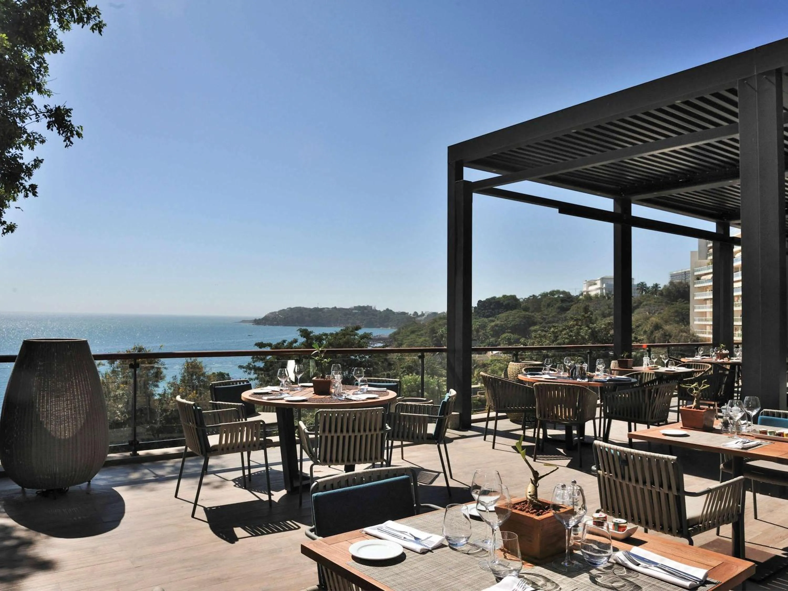 Restaurant/places to eat in Pullman Dakar Teranga