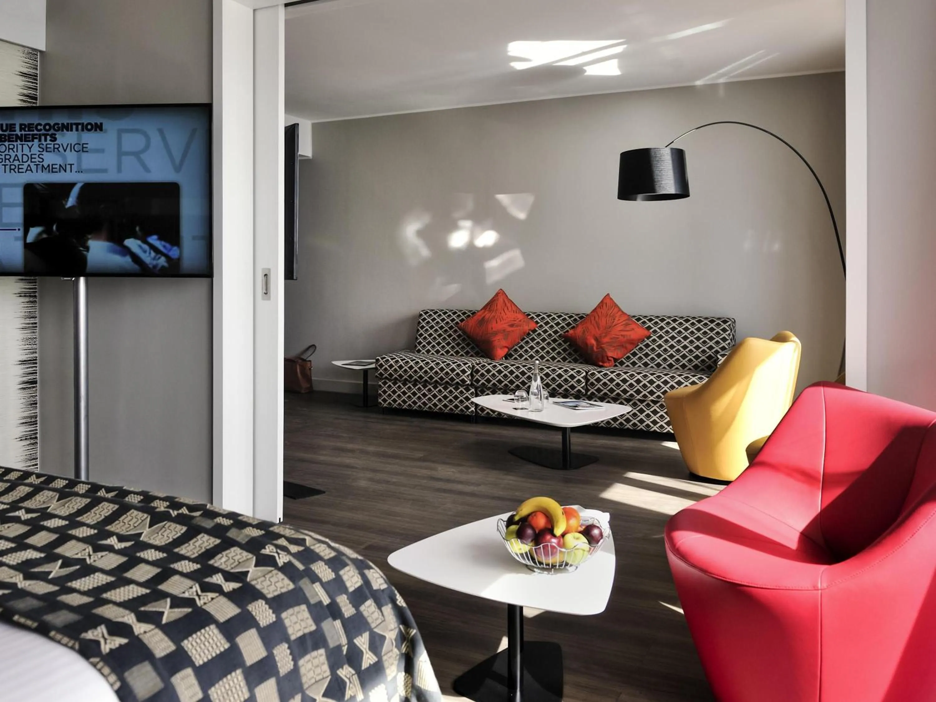 Photo of the whole room, Bed in Pullman Dakar Teranga