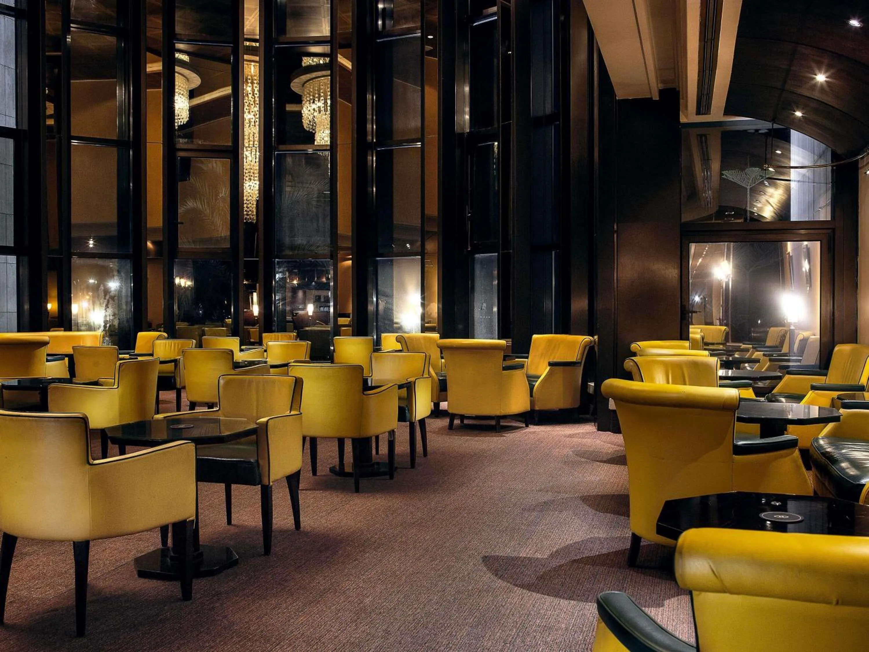 Lounge or bar in Sofitel Algiers Hamma Garden