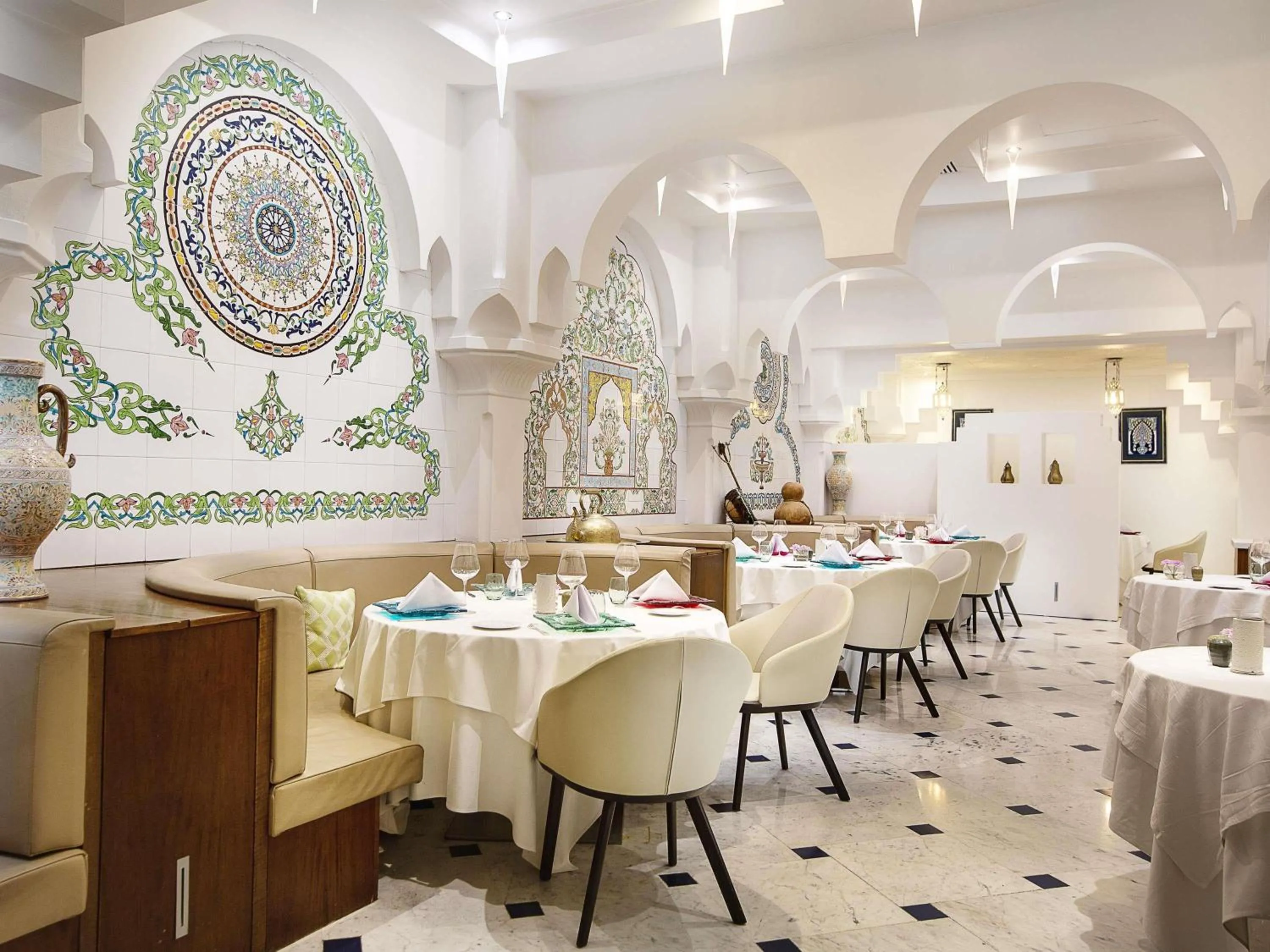 Restaurant/places to eat in Sofitel Algiers Hamma Garden