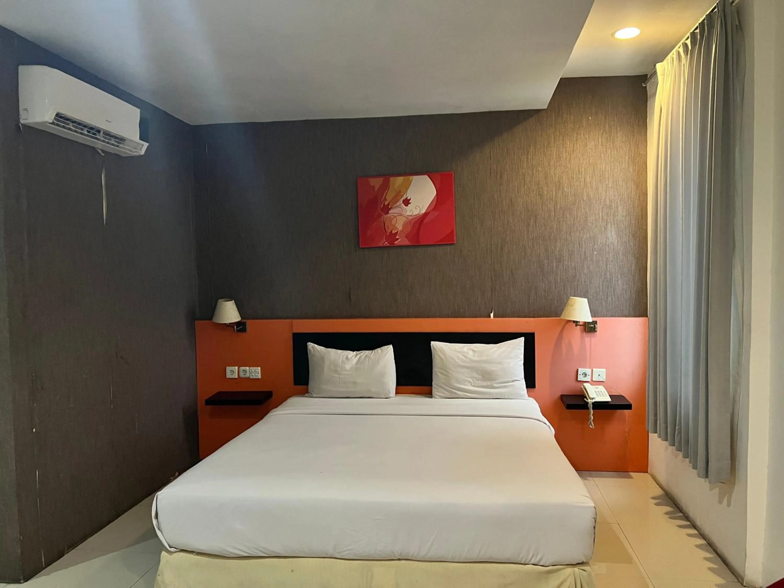 Bedroom, Bed in Hotel O Tri Homestay