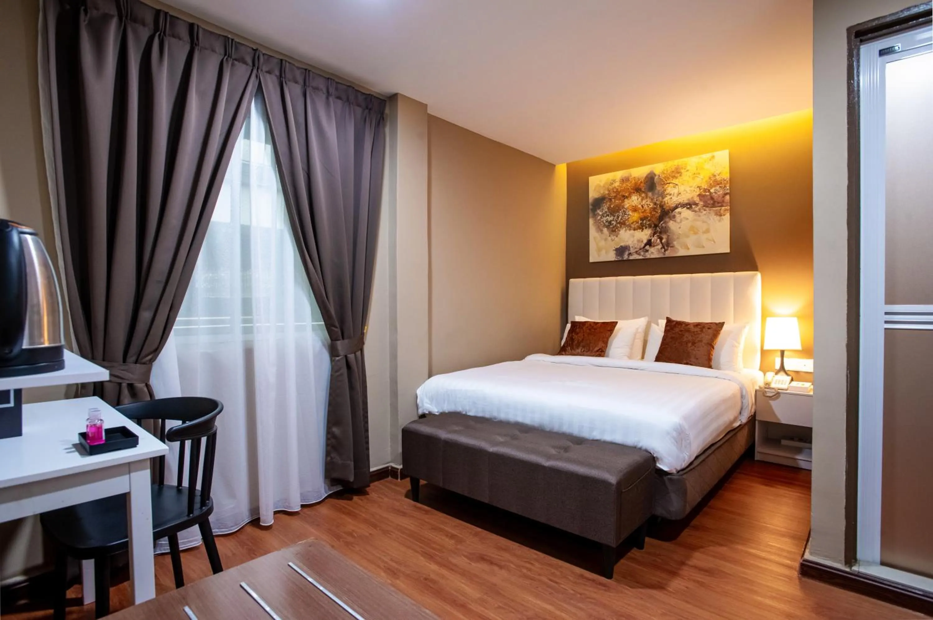 Photo of the whole room, Bed in Raissa Boutique Hotel