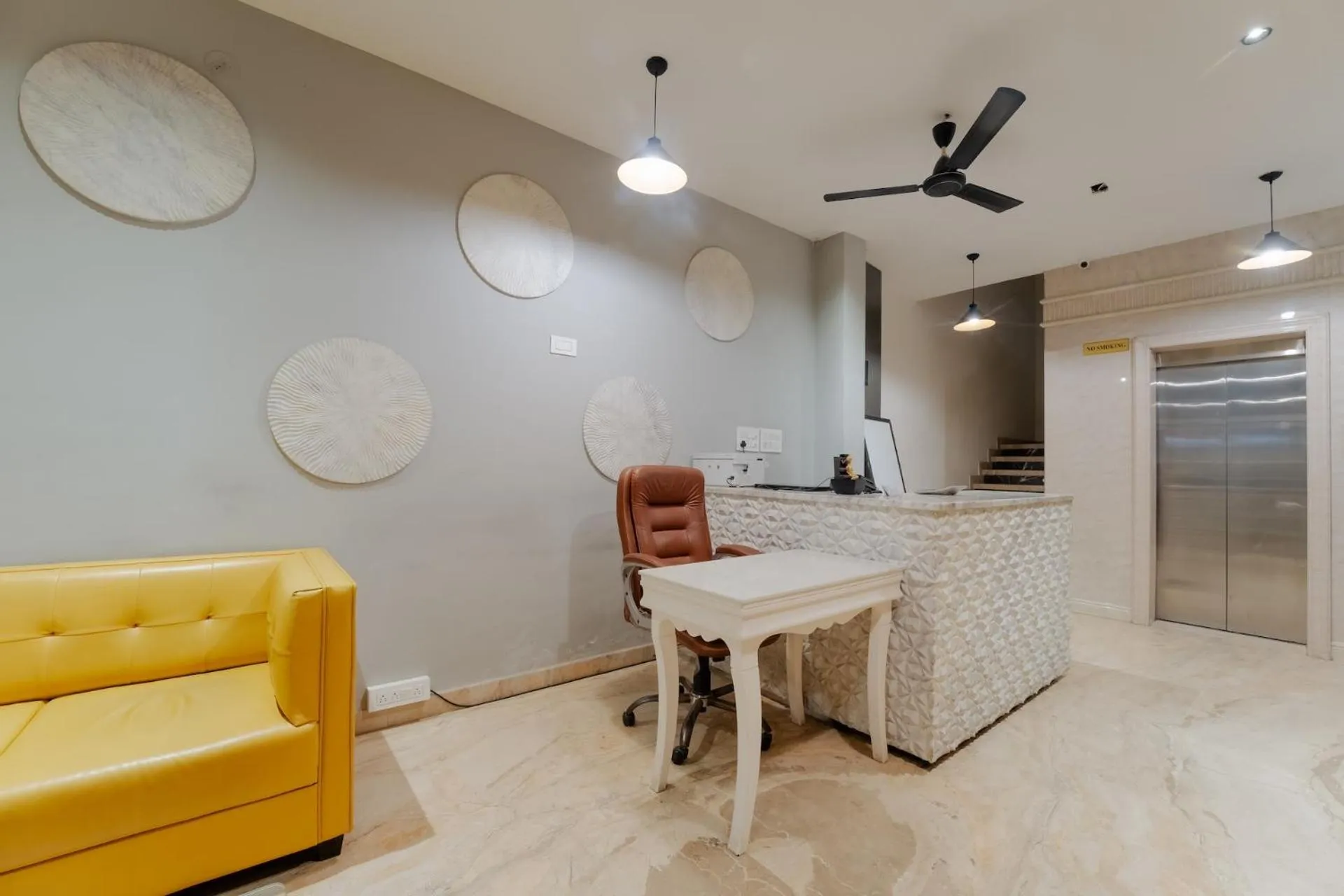 Lobby or reception in Tripli Hotels White Manor