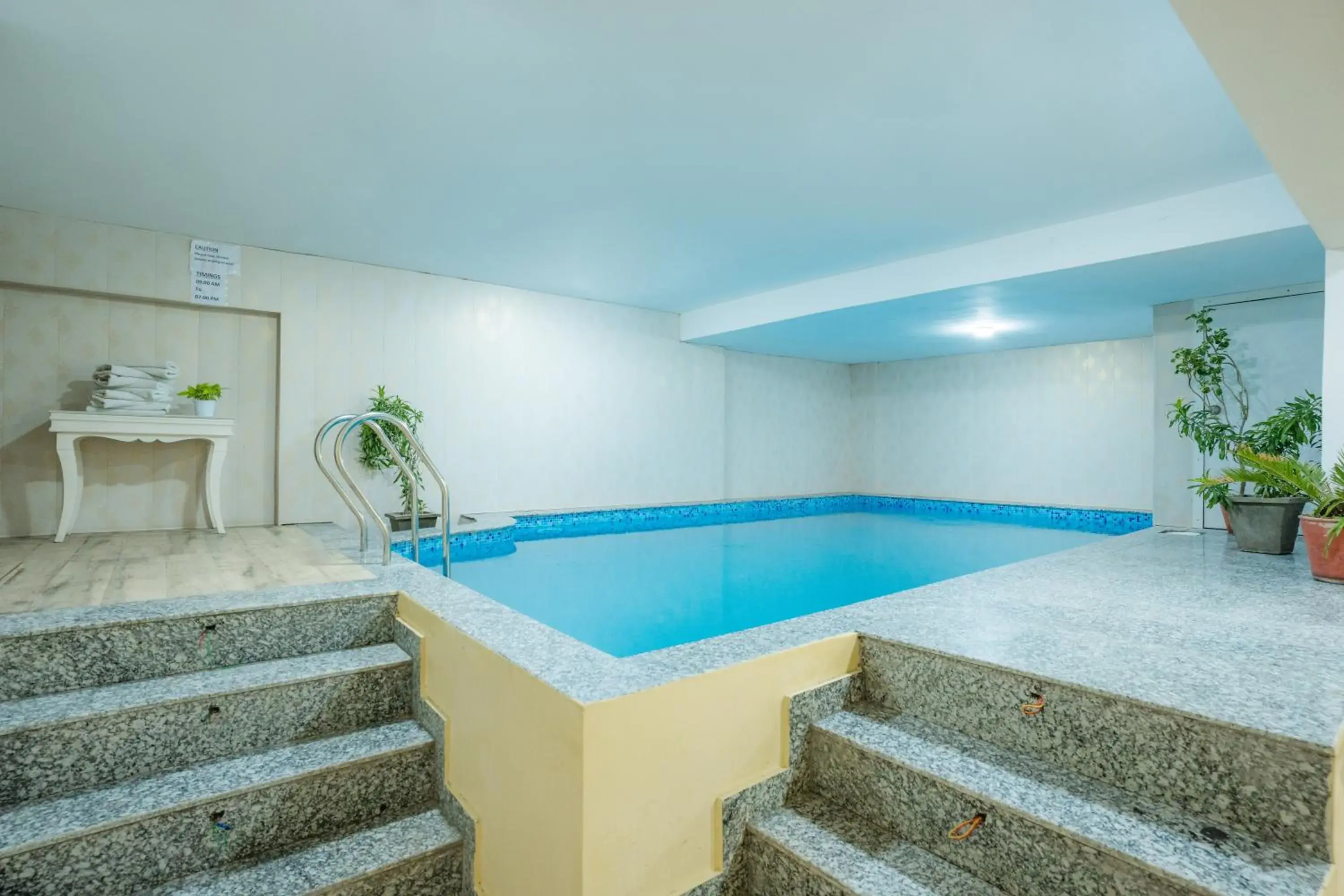 Swimming pool in Tripli Hotels White Manor Swimming pool in Tripli Hotels White Manor