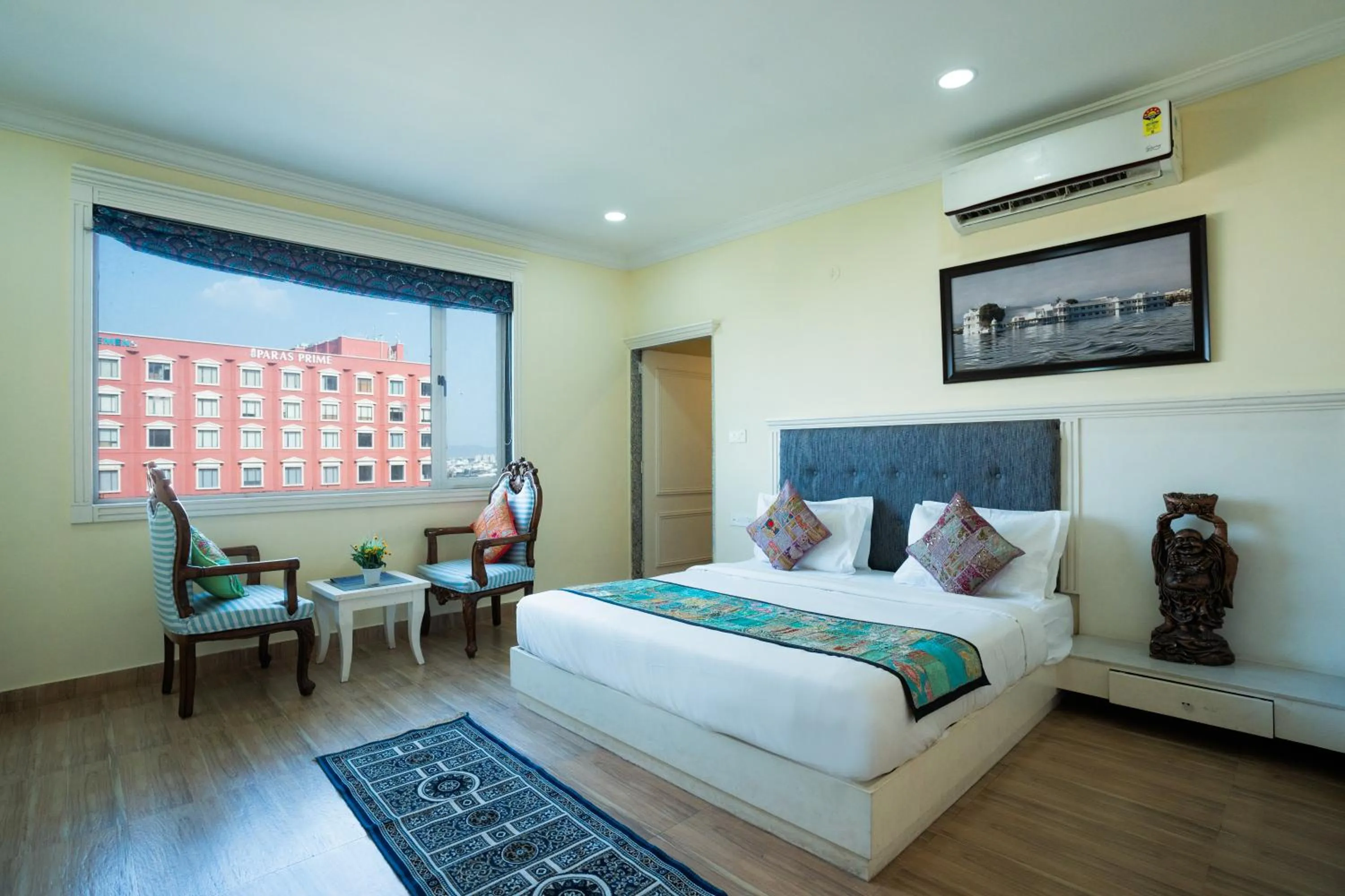 Photo of the whole room, Bed in Tripli Hotels White Manor