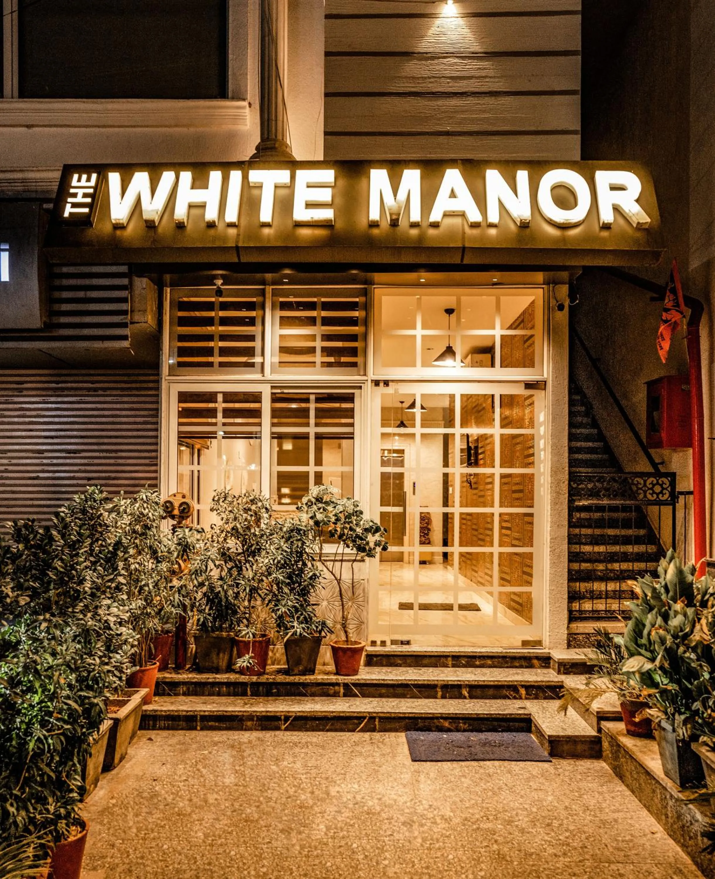 Facade/entrance in Tripli Hotels White Manor