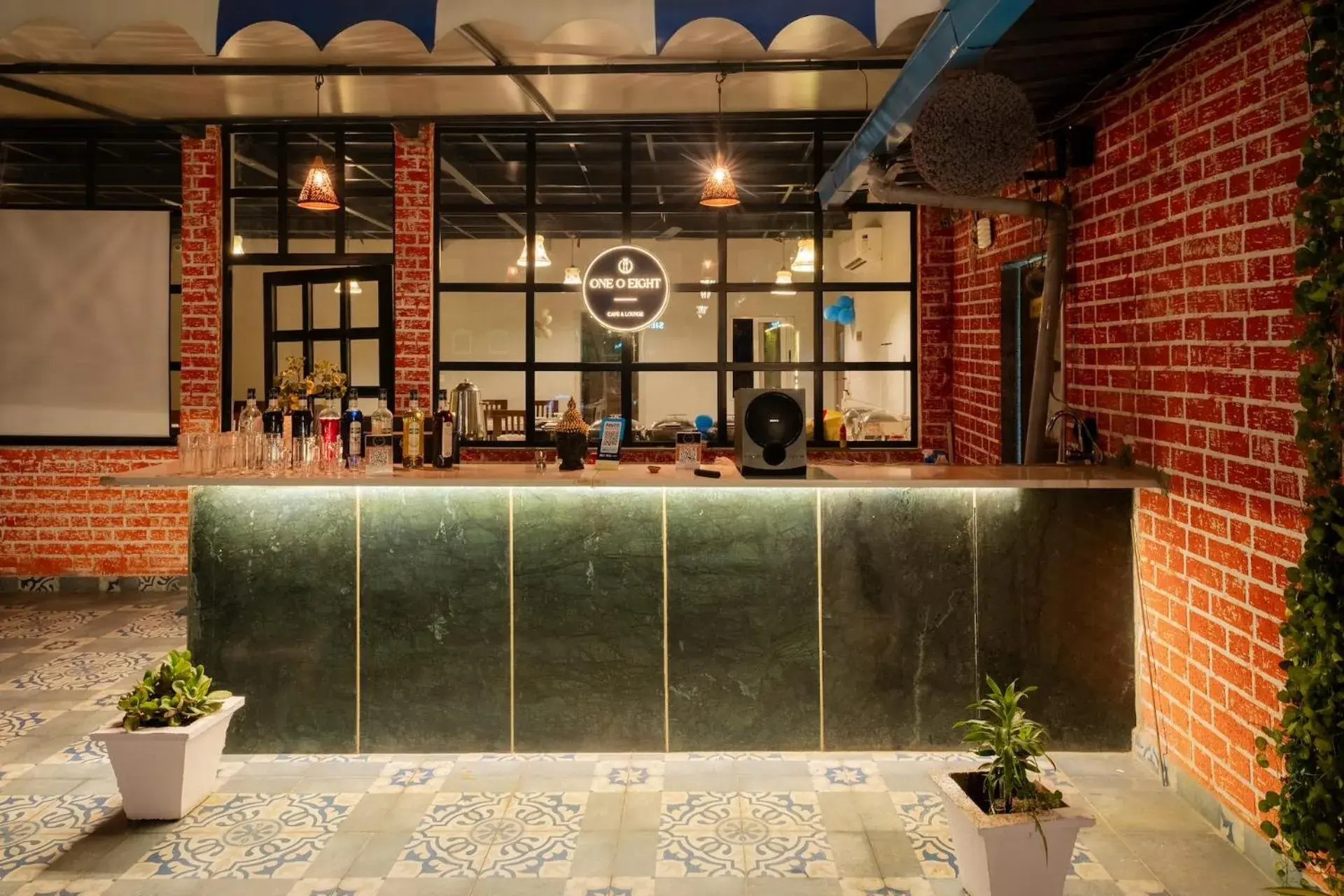 Lounge or bar in Tripli Hotels White Manor Lounge or bar in Tripli Hotels White Manor