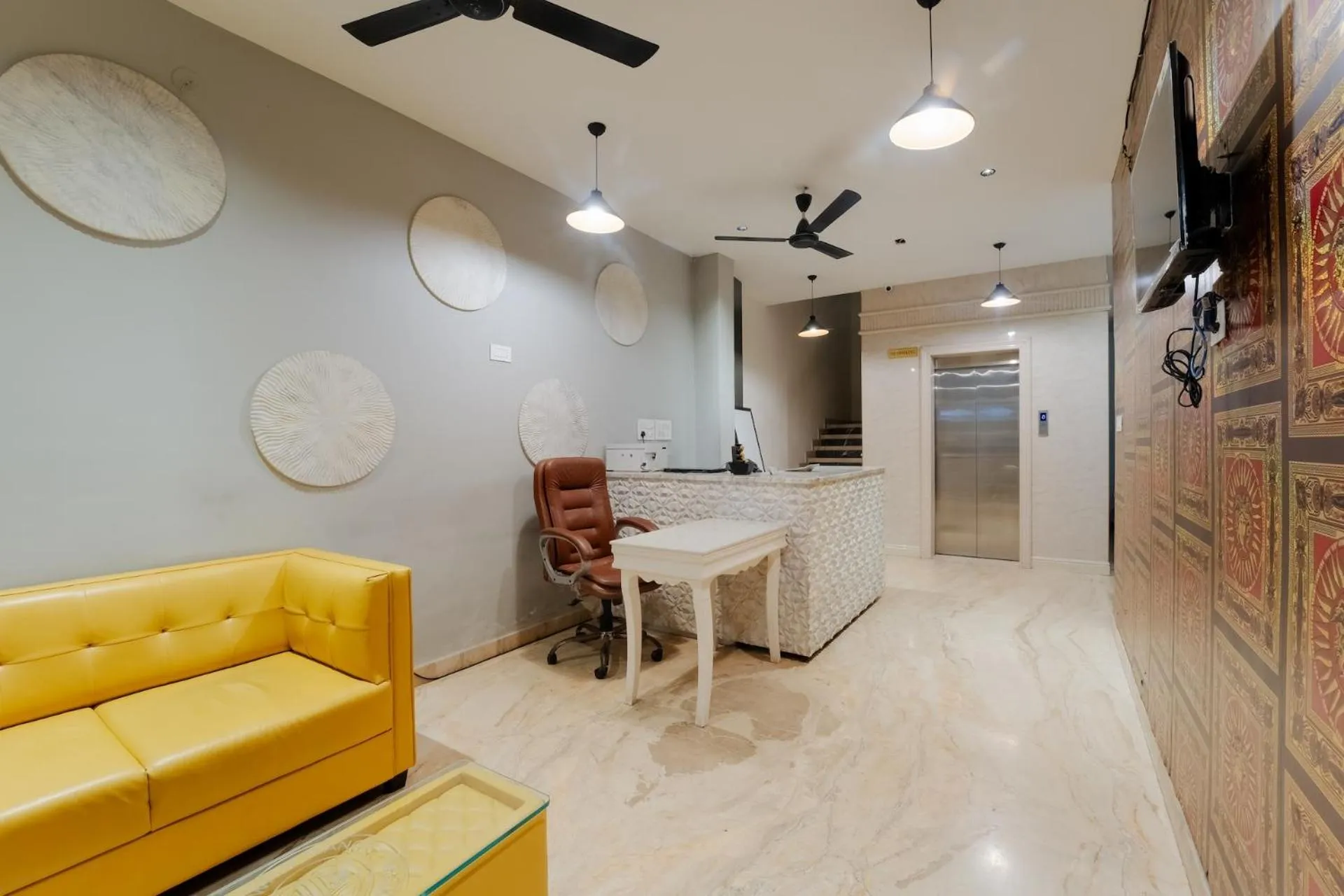 Lobby or reception in Tripli Hotels White Manor