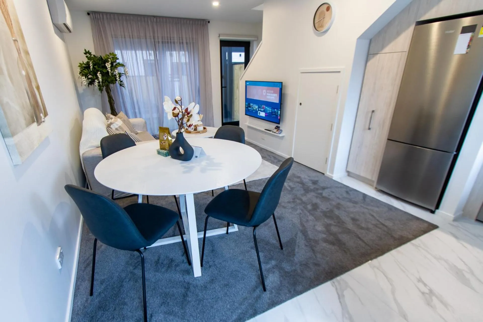Stylish 2-Bedroom Haven Next to Hagley Park