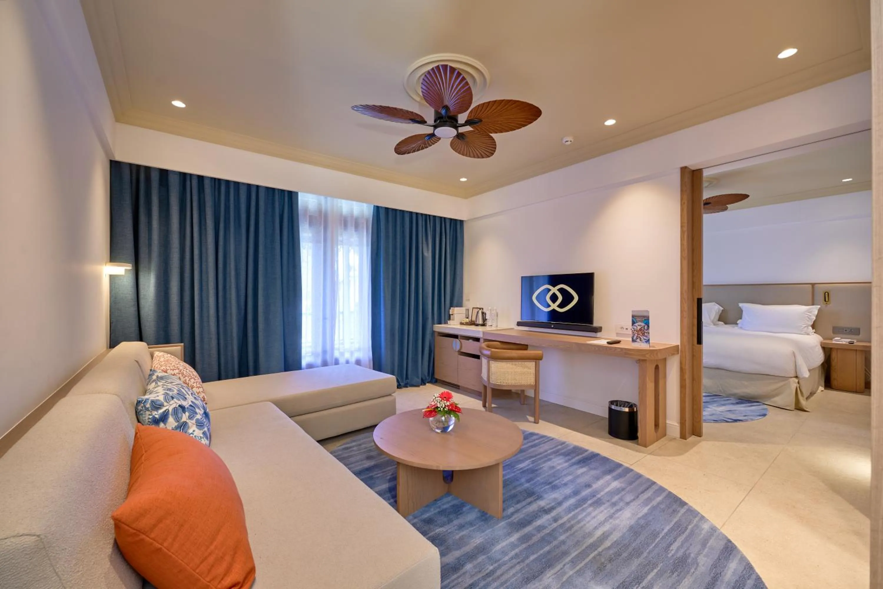 Living room, Bed in Sofitel Mauritius L'Imperial Resort & Spa