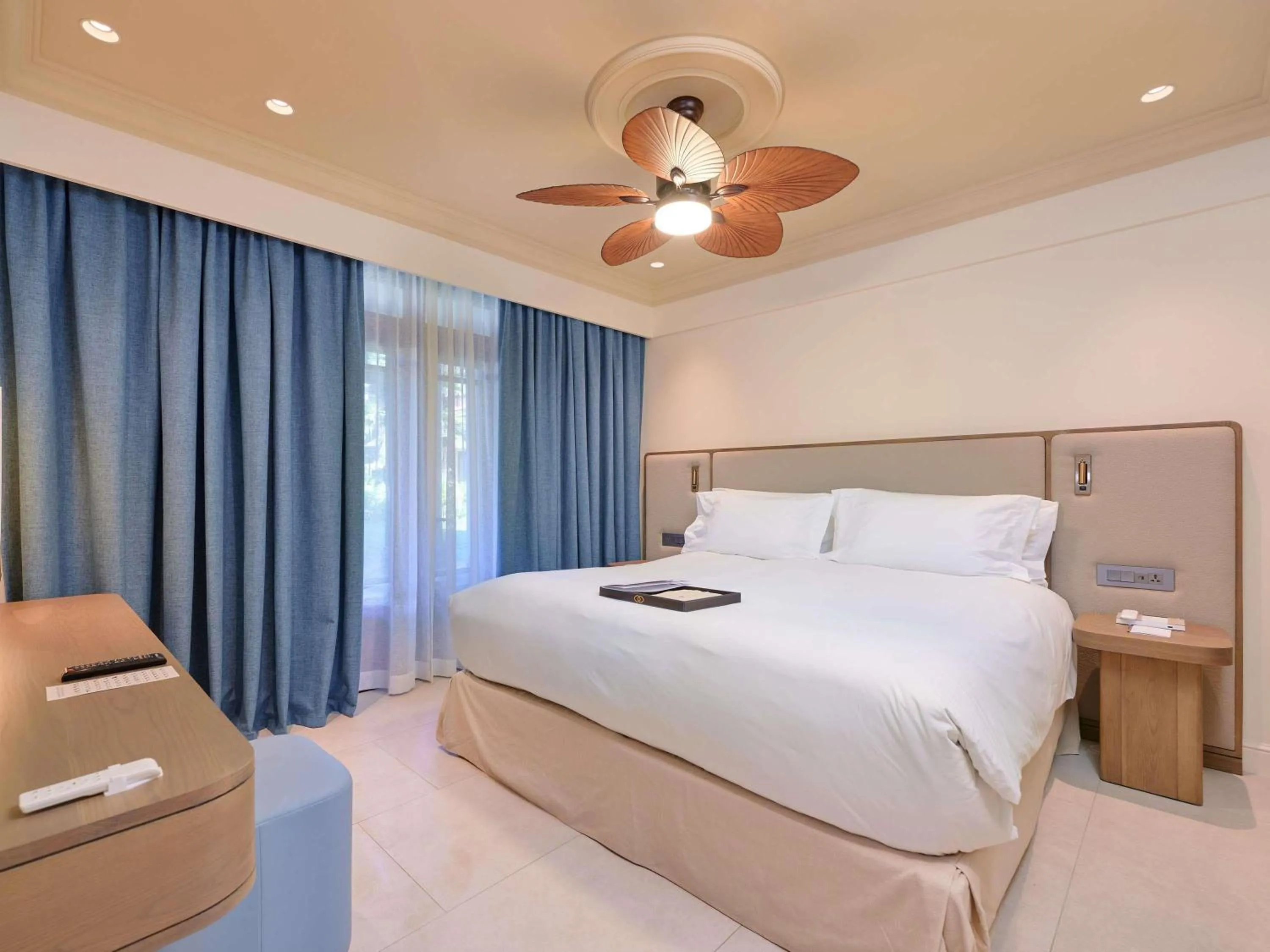 Bedroom, Bed in Sofitel Mauritius L'Imperial Resort & Spa