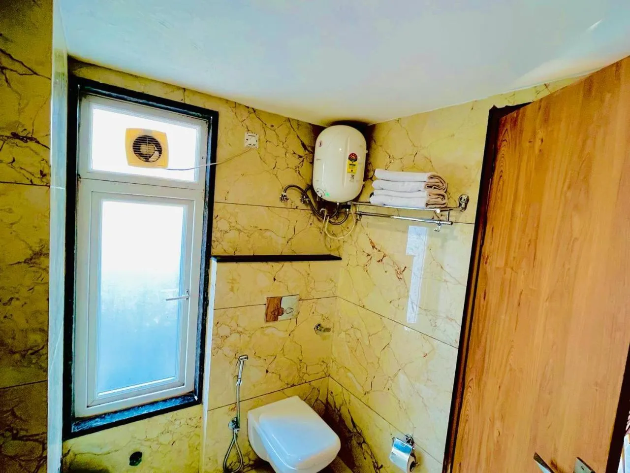 Shower in Amahi Inn - Sector 48